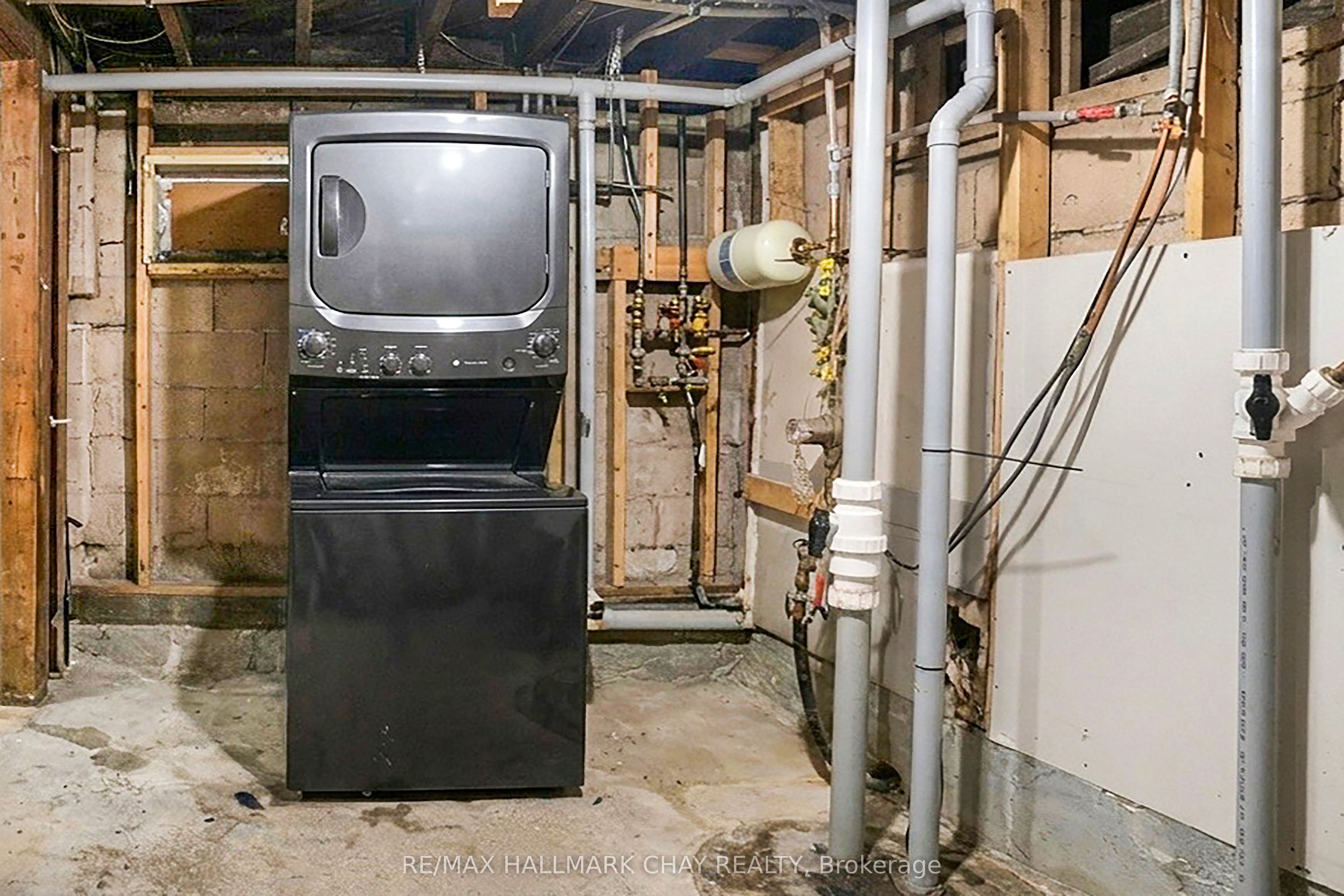 49 Colborne Street E Property Photo 28