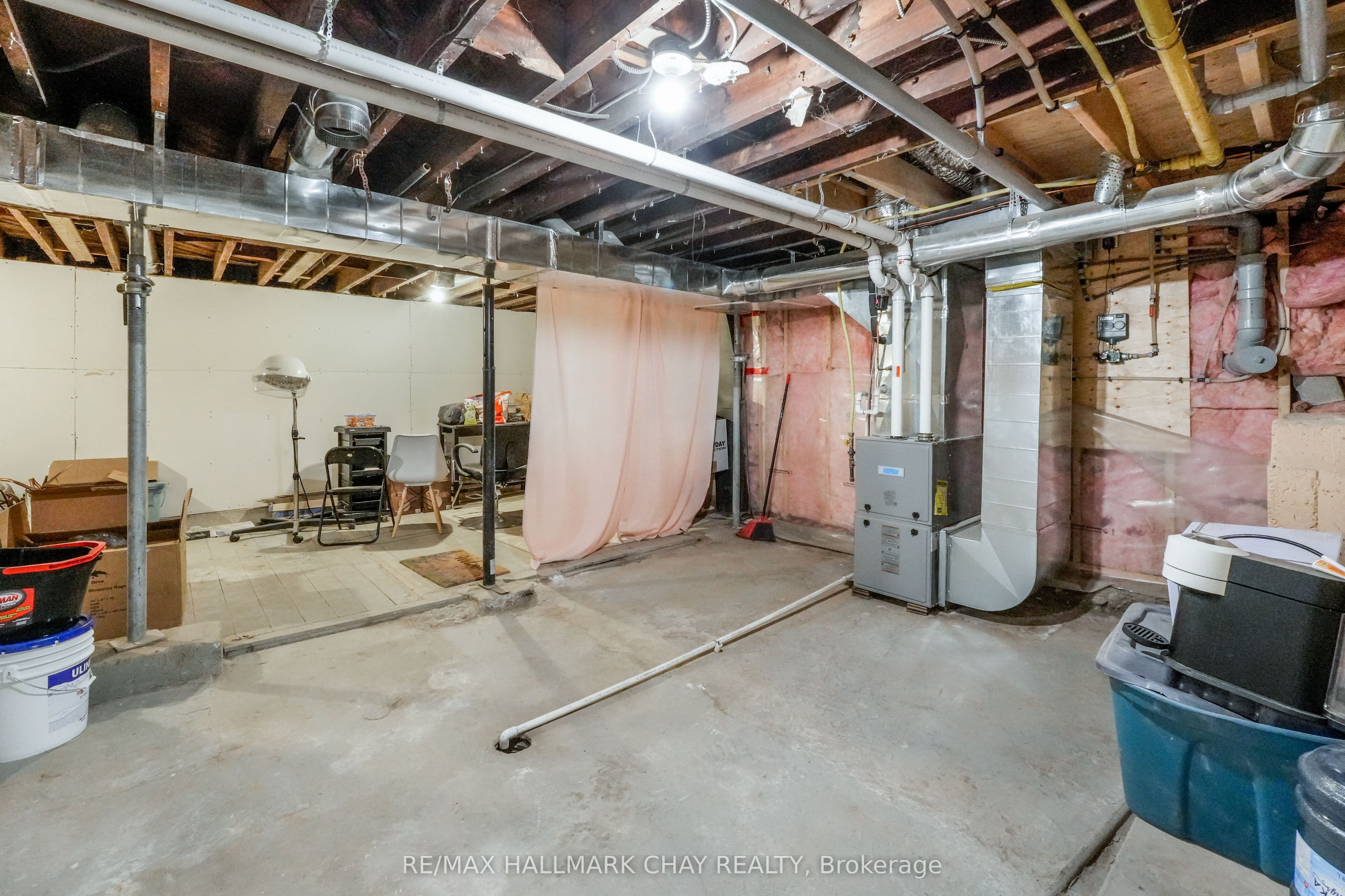 49 Colborne Street E Property Photo 29