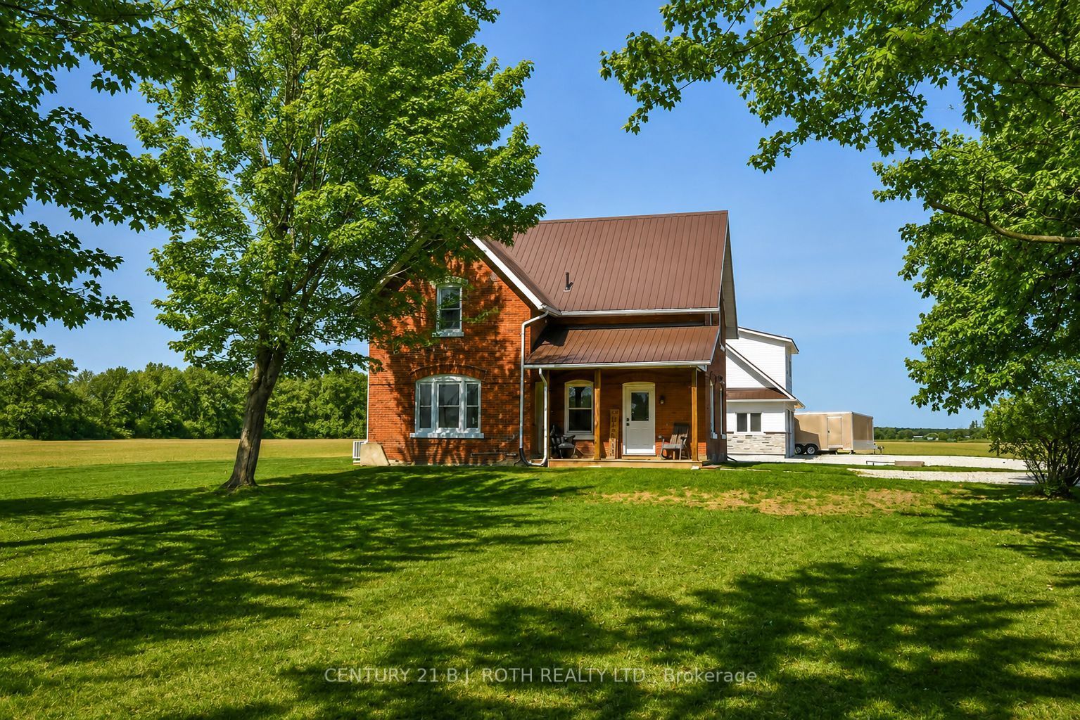 1153 Glengarry Landing Road S Property Photo 2