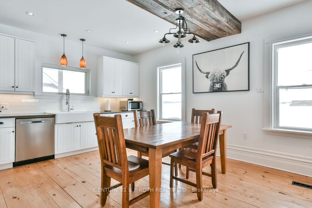 1153 Glengarry Landing Road S Property Photo 3