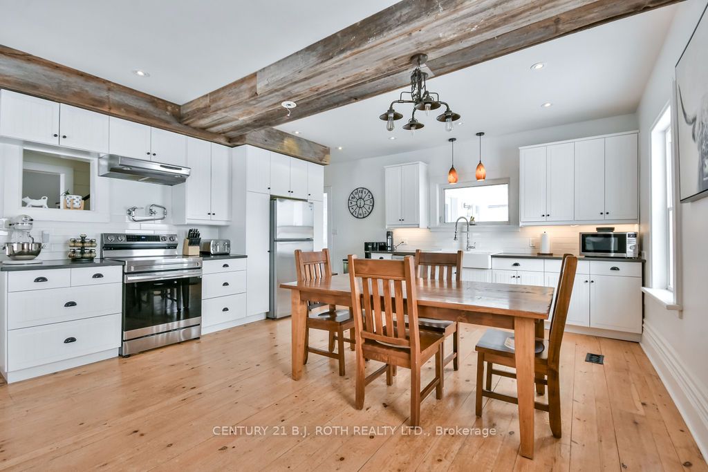 1153 Glengarry Landing Road S Property Photo 7