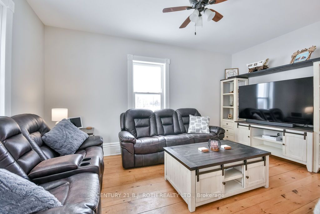 1153 Glengarry Landing Road S Property Photo 8