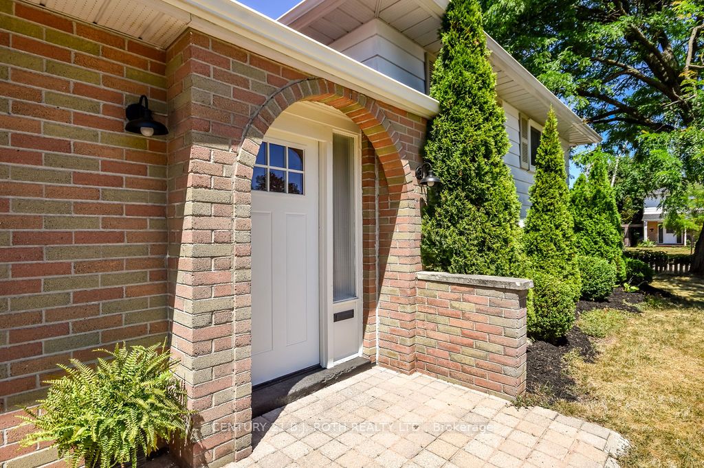32 Lonsdale Place Property Photo 5