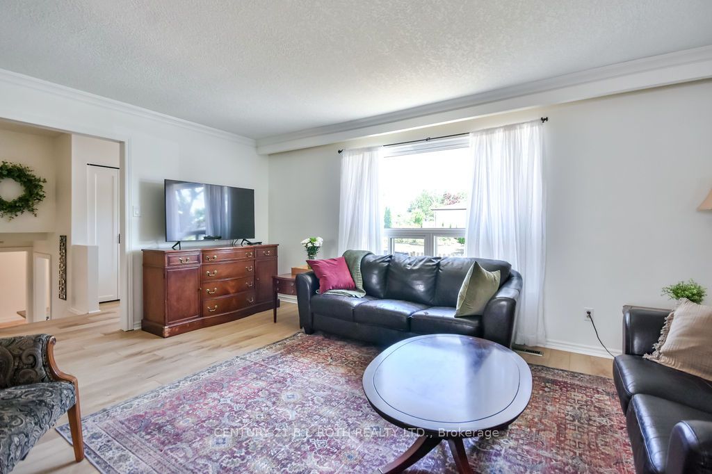 32 Lonsdale Place Property Photo 8