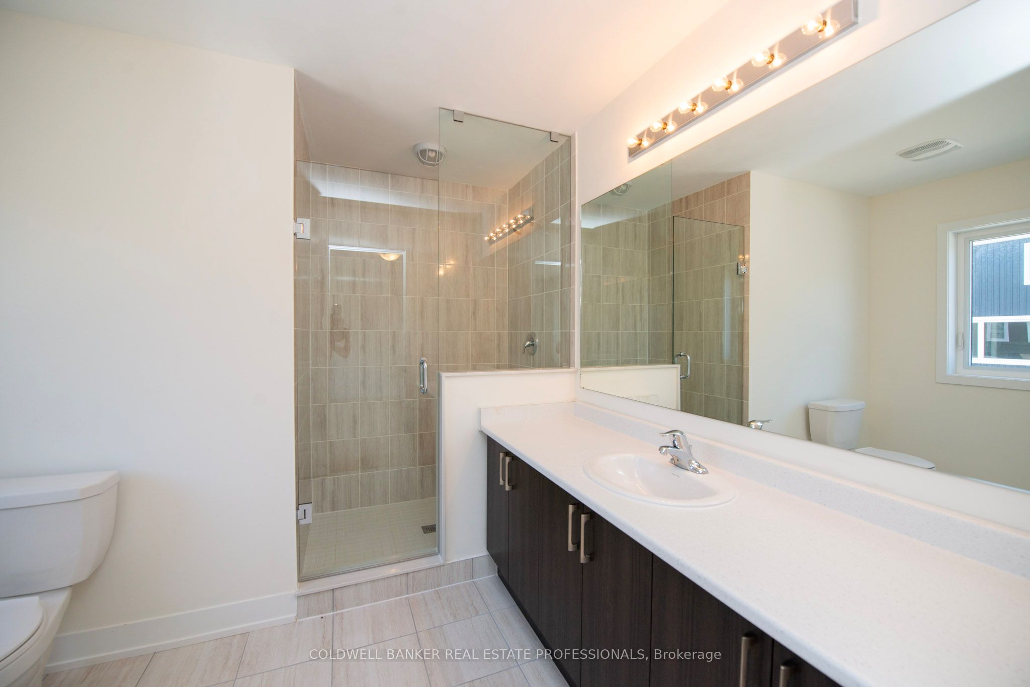 4 Hampton Lane Property Photo 9