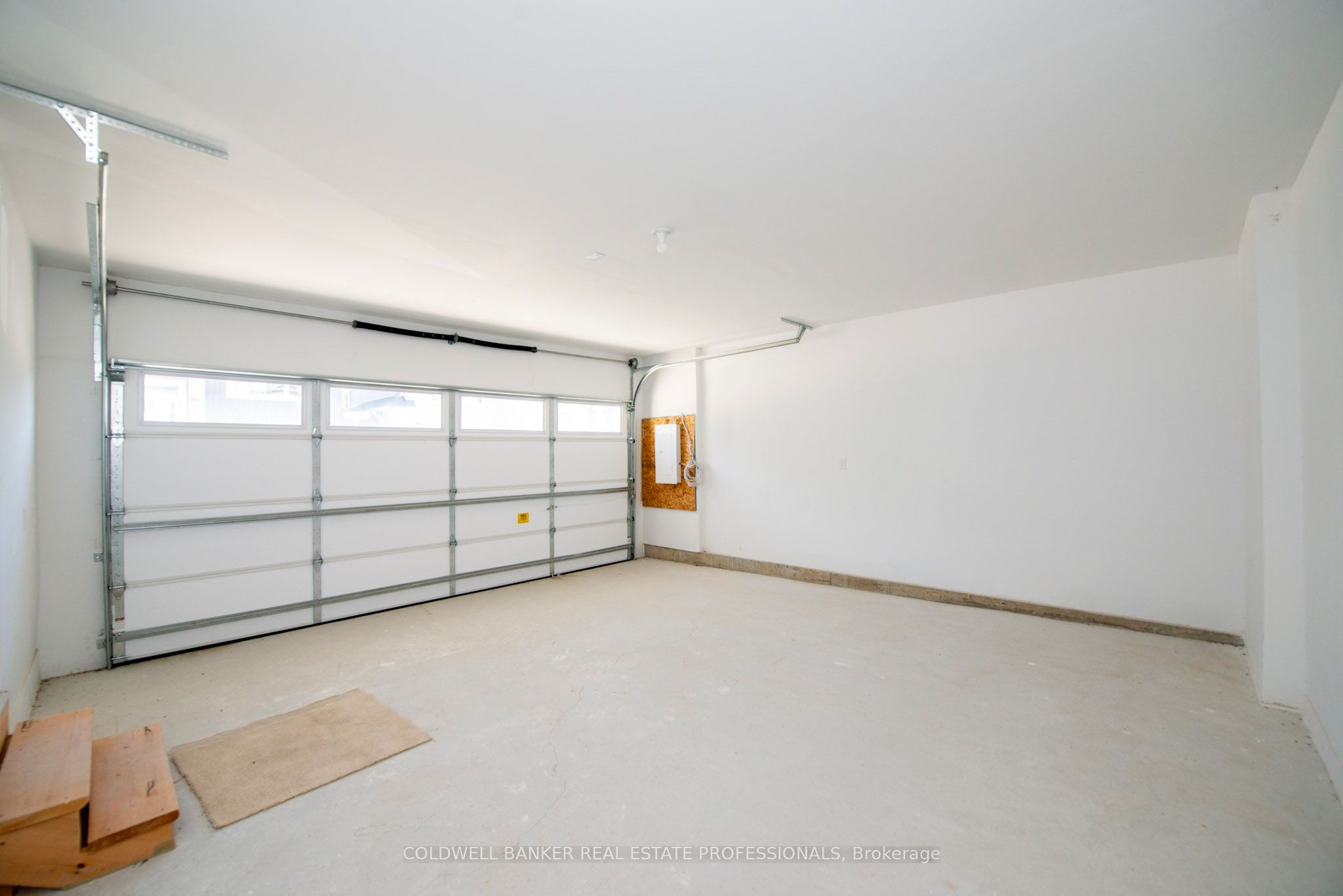 4 Hampton Lane Property Photo 17