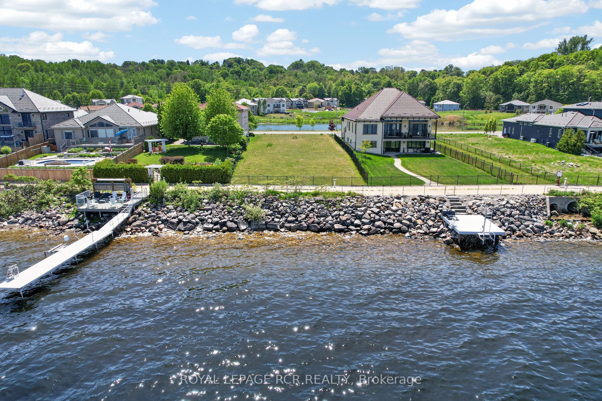 583 Aberdeen Boulevard Property Photo 8