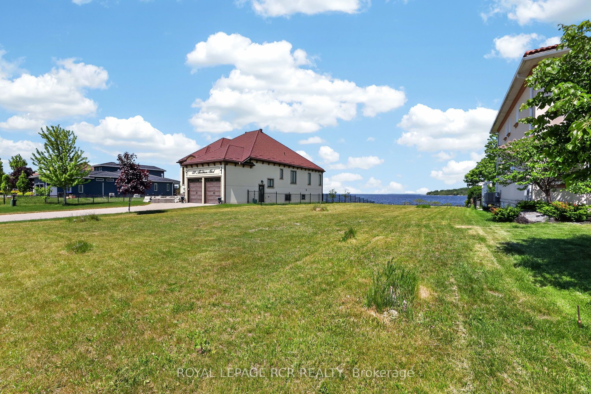 583 Aberdeen Boulevard Property Photo 10