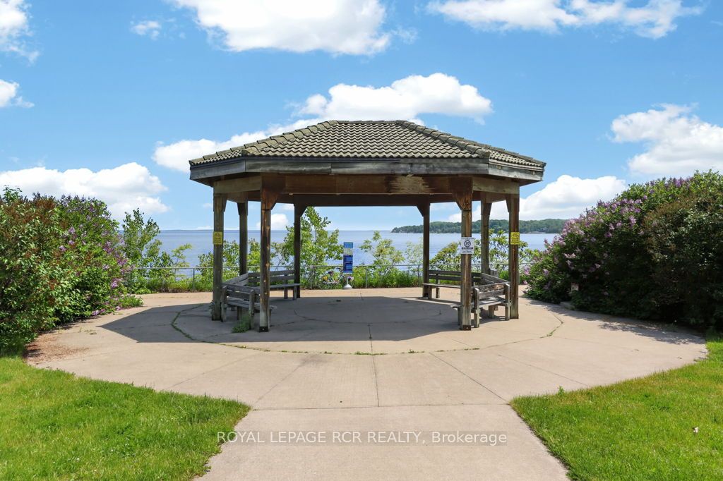 583 Aberdeen Boulevard Property Photo 32