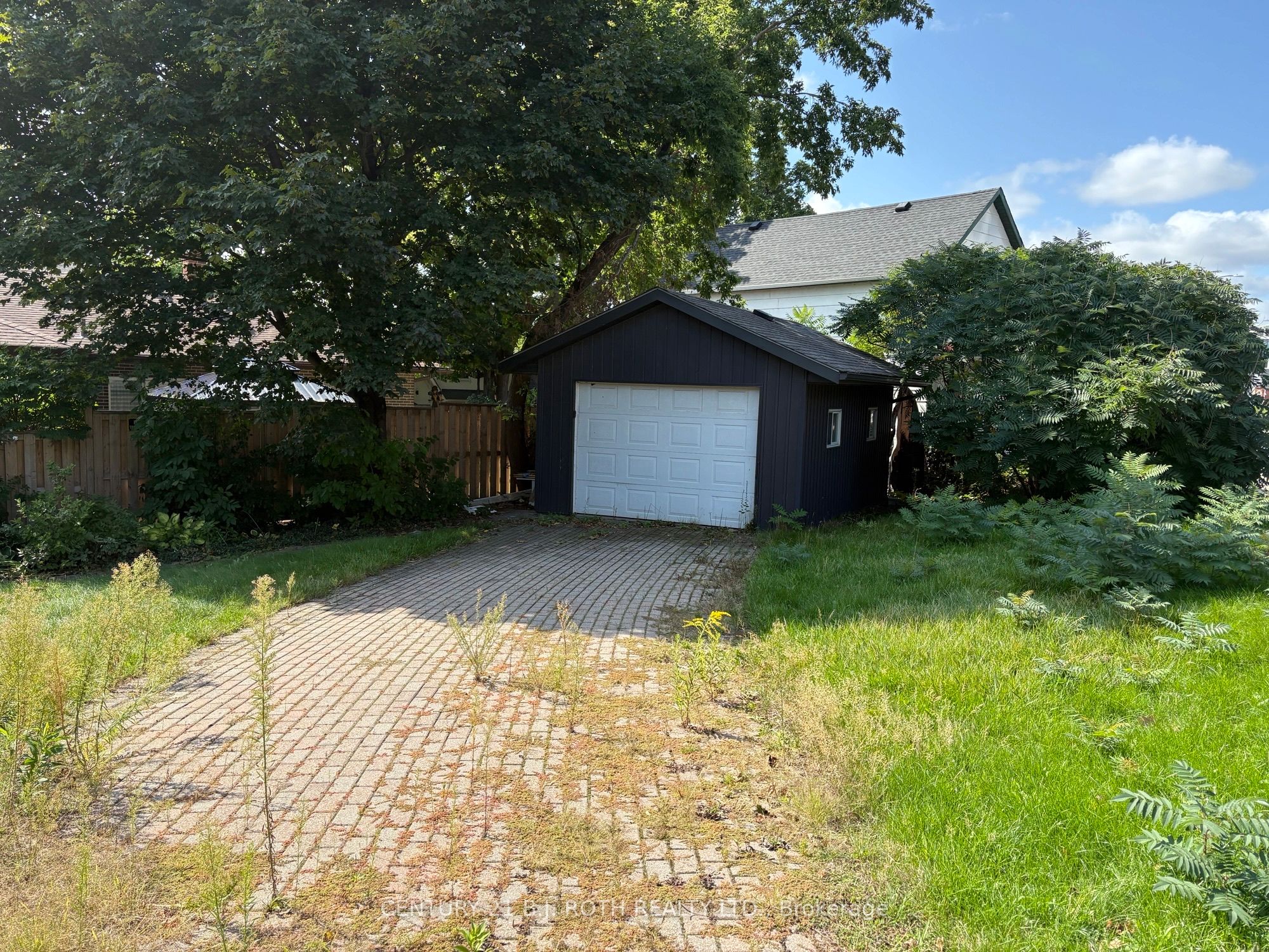 253 Dunlop Street E Property Photo 4