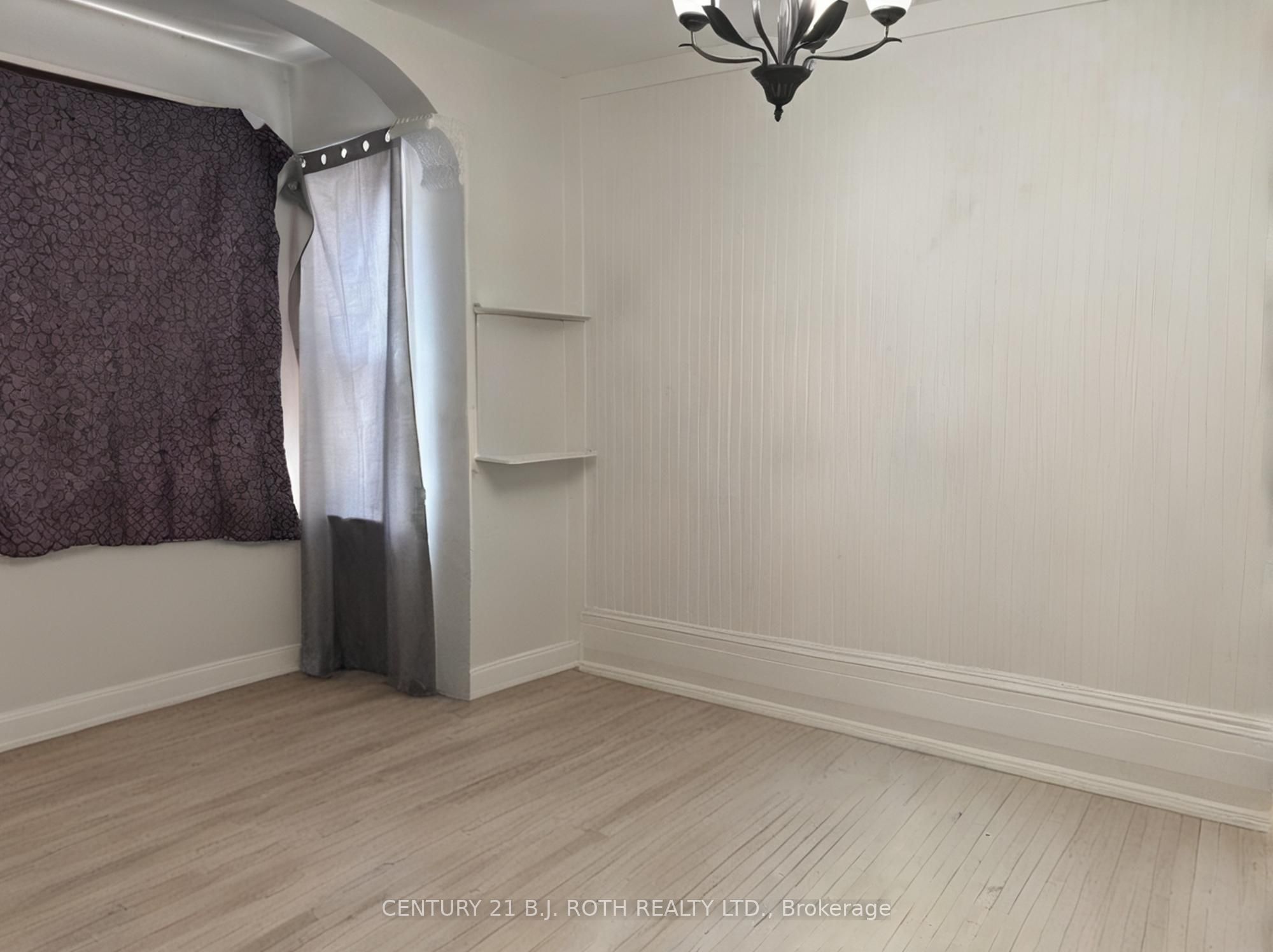 253 Dunlop Street E Property Photo 7