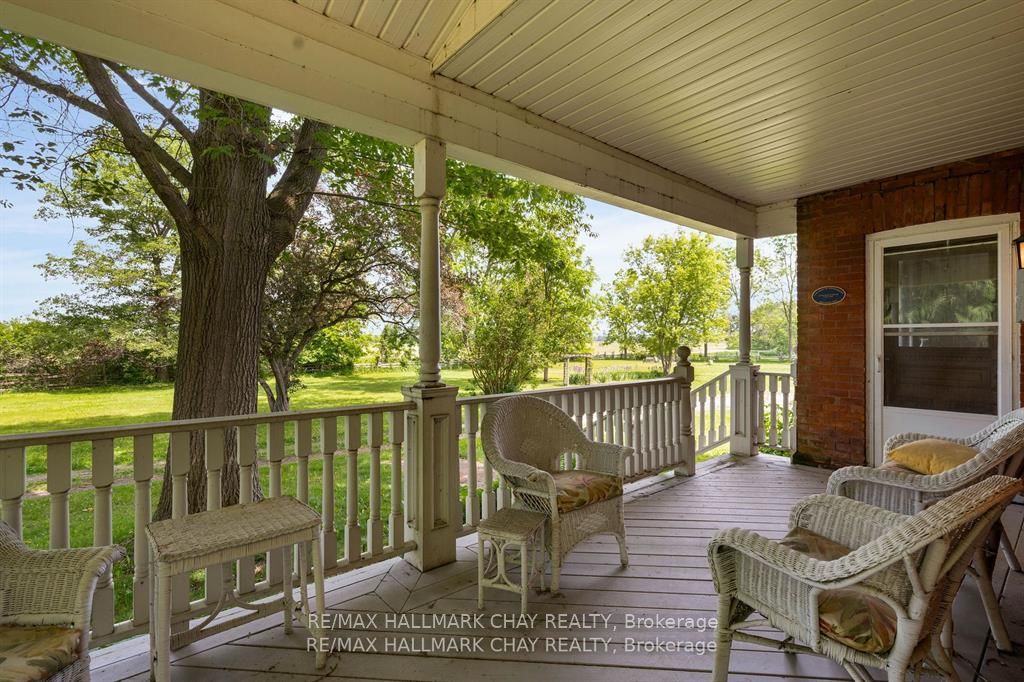 1407 Flos 8 Road W Property Photo 3