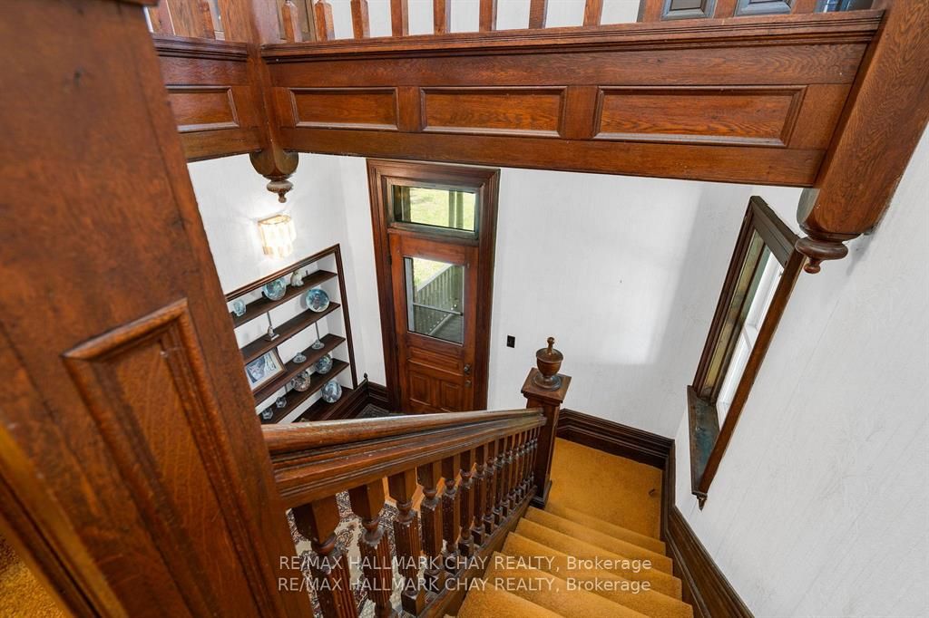 1407 Flos 8 Road W Property Photo 18