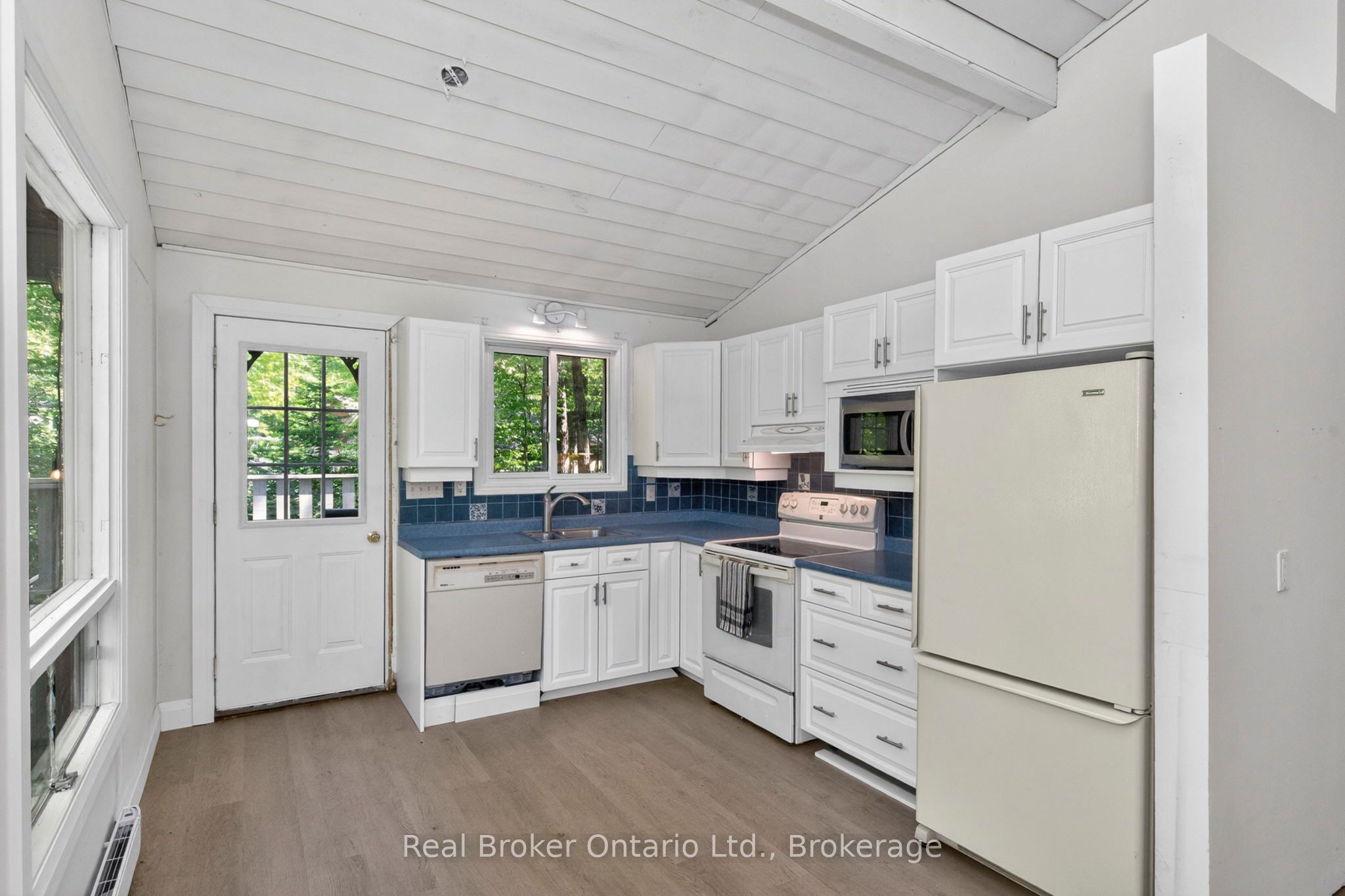 208 Desroches Trail Property Photo 6
