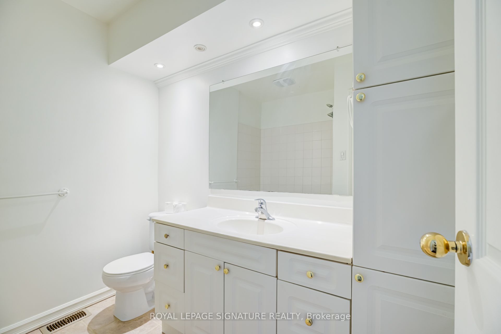 22 Drury Lane Main Property Photo 14