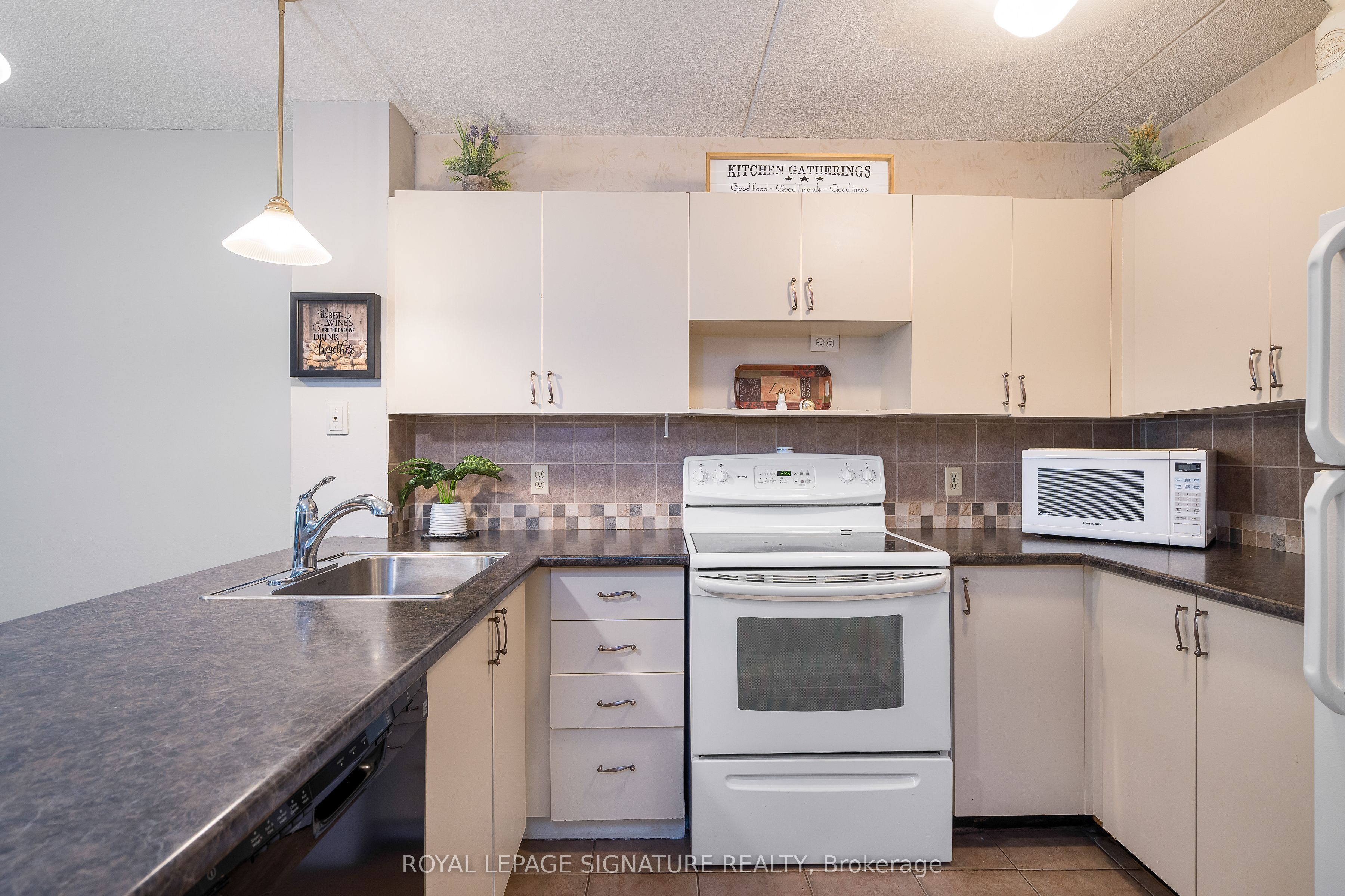 49 Trott Boulevard 179 Property Photo 17