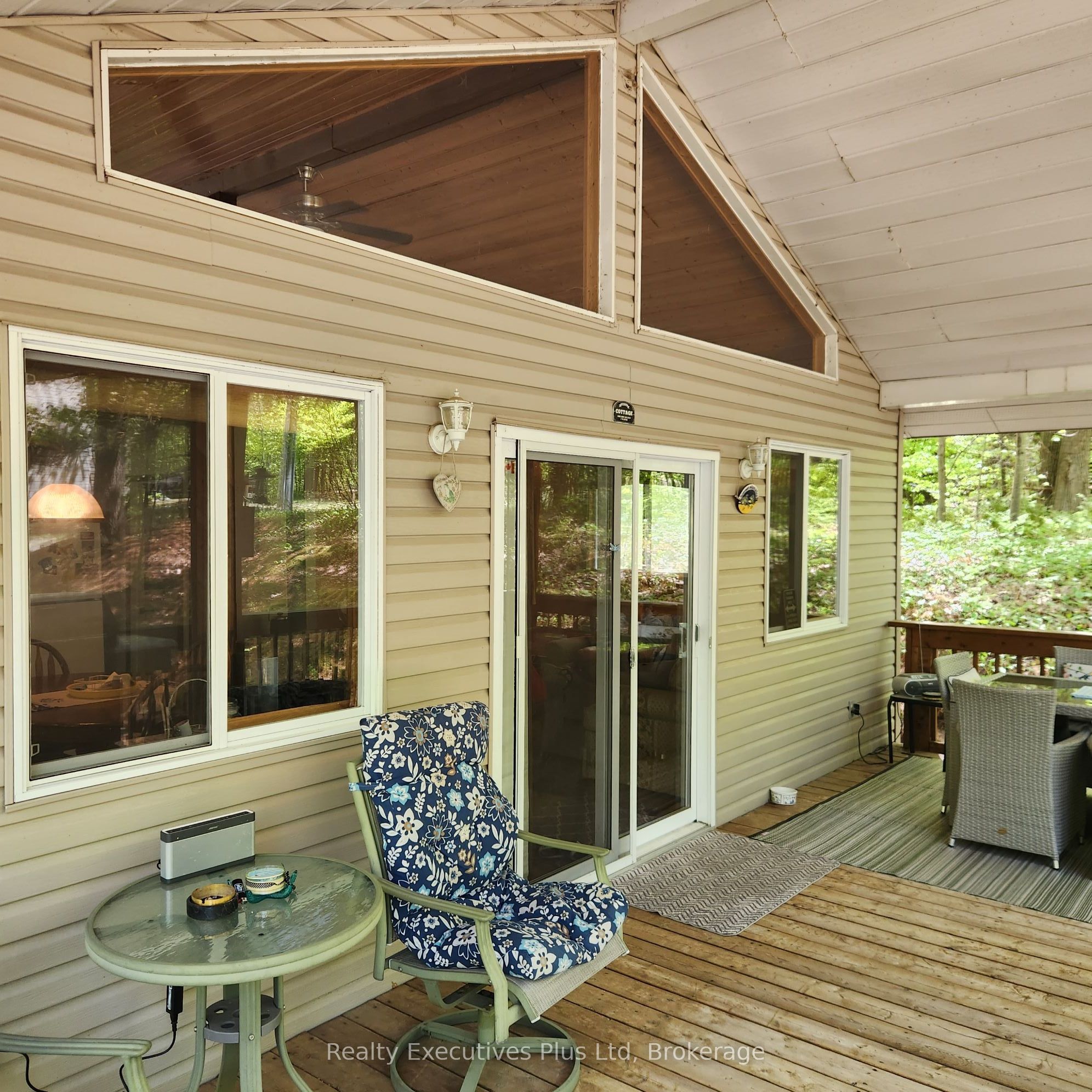 12 Waagosh Miikans Lane Property Photo 4