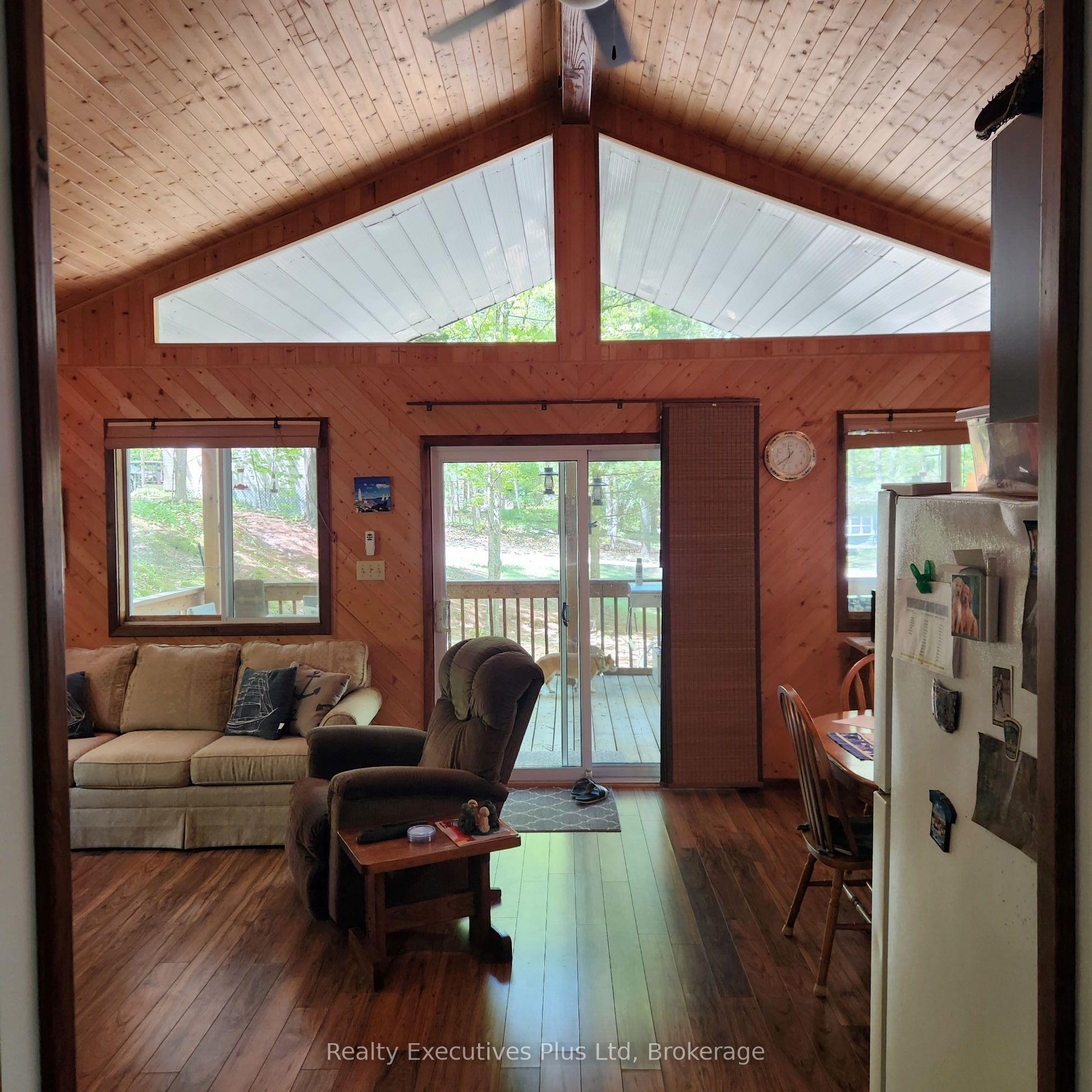 12 Waagosh Miikans Lane Property Photo 10