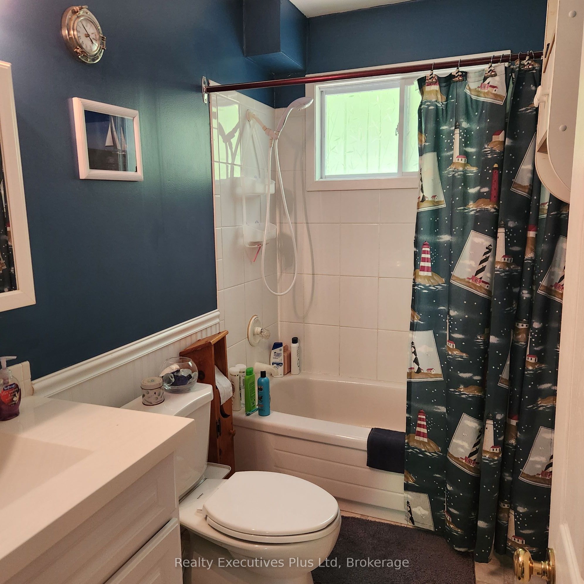 12 Waagosh Miikans Lane Property Photo 14