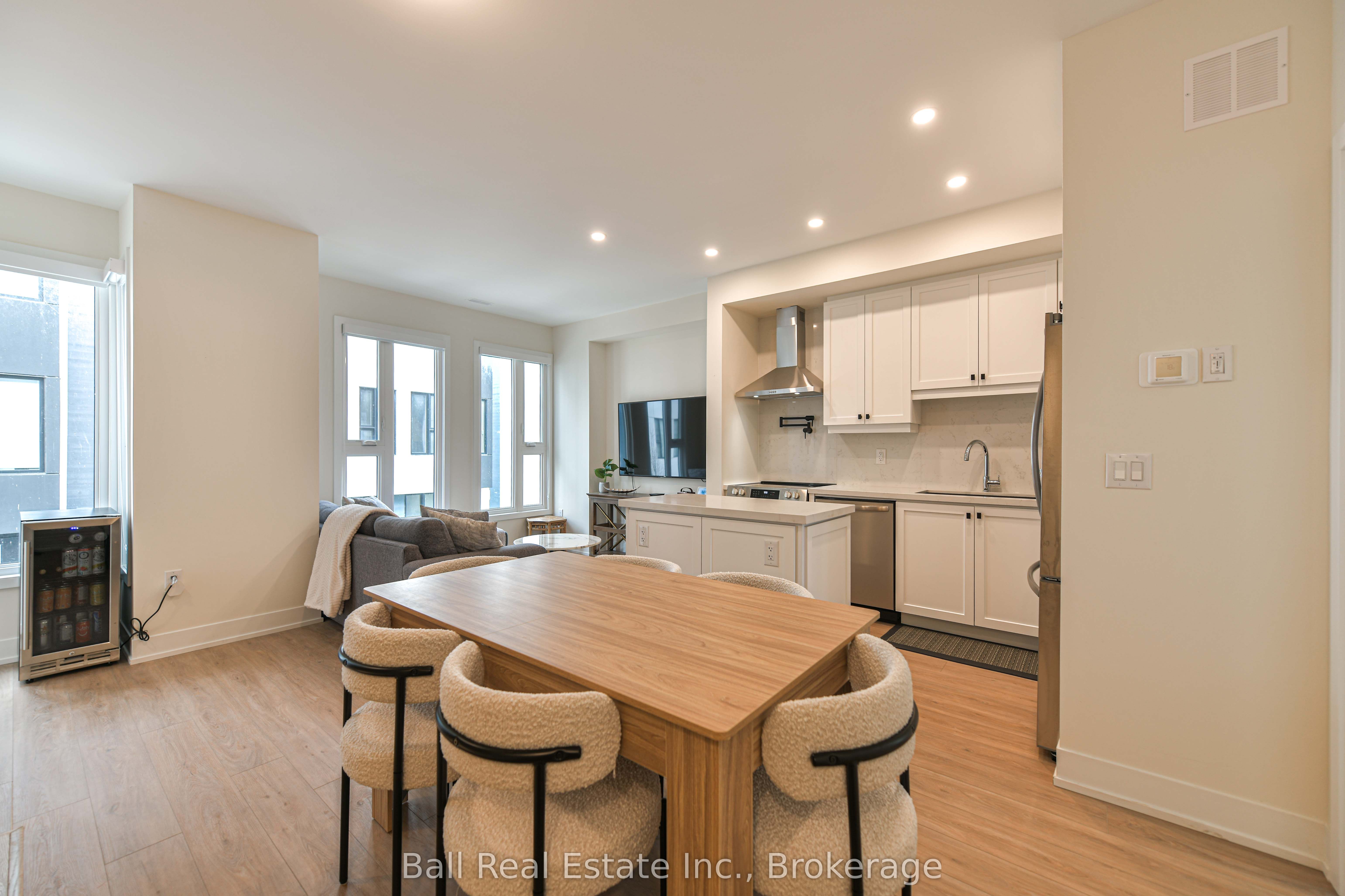 16 Mariners Pier Way Property Photo 8