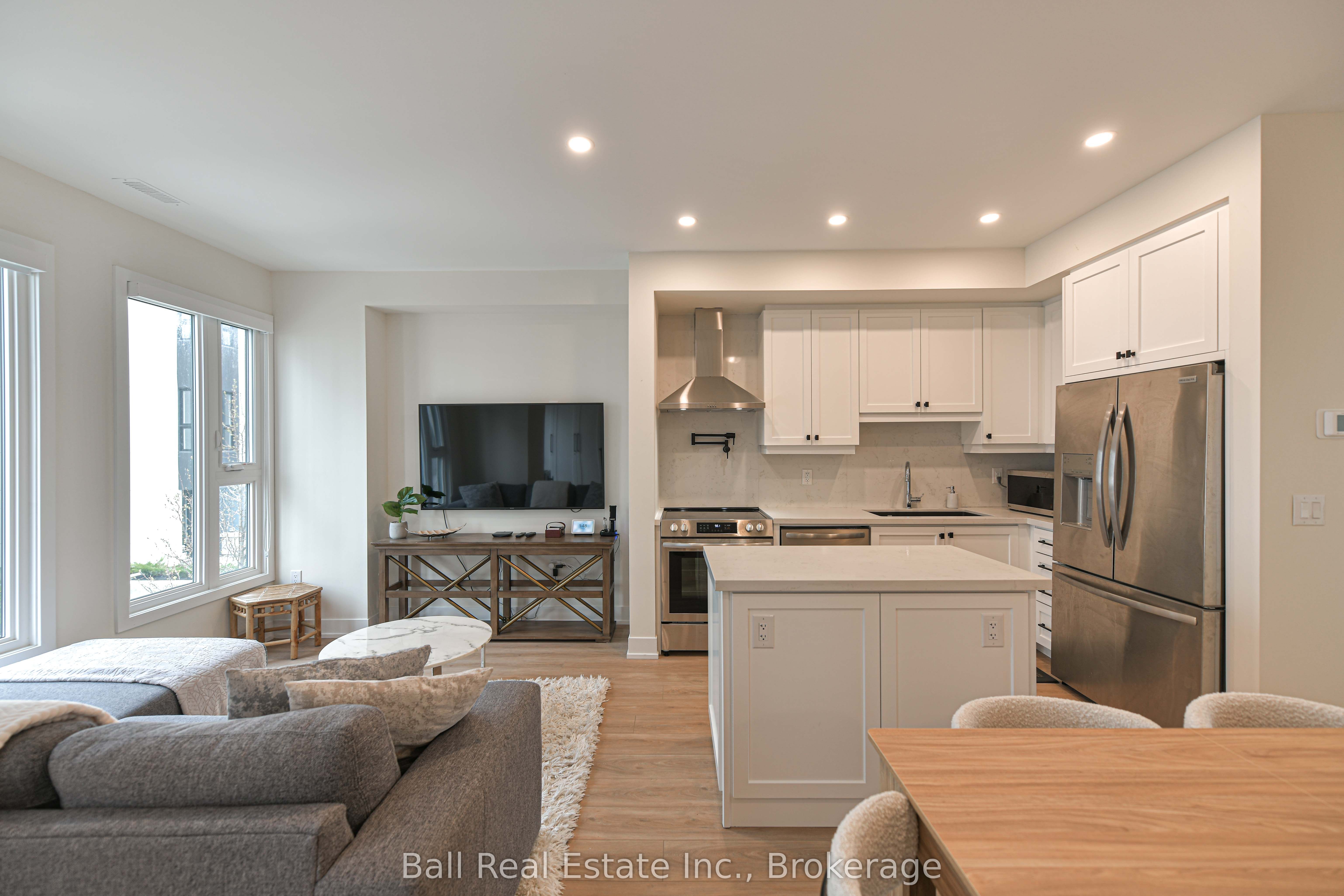 16 Mariners Pier Way Property Photo 9