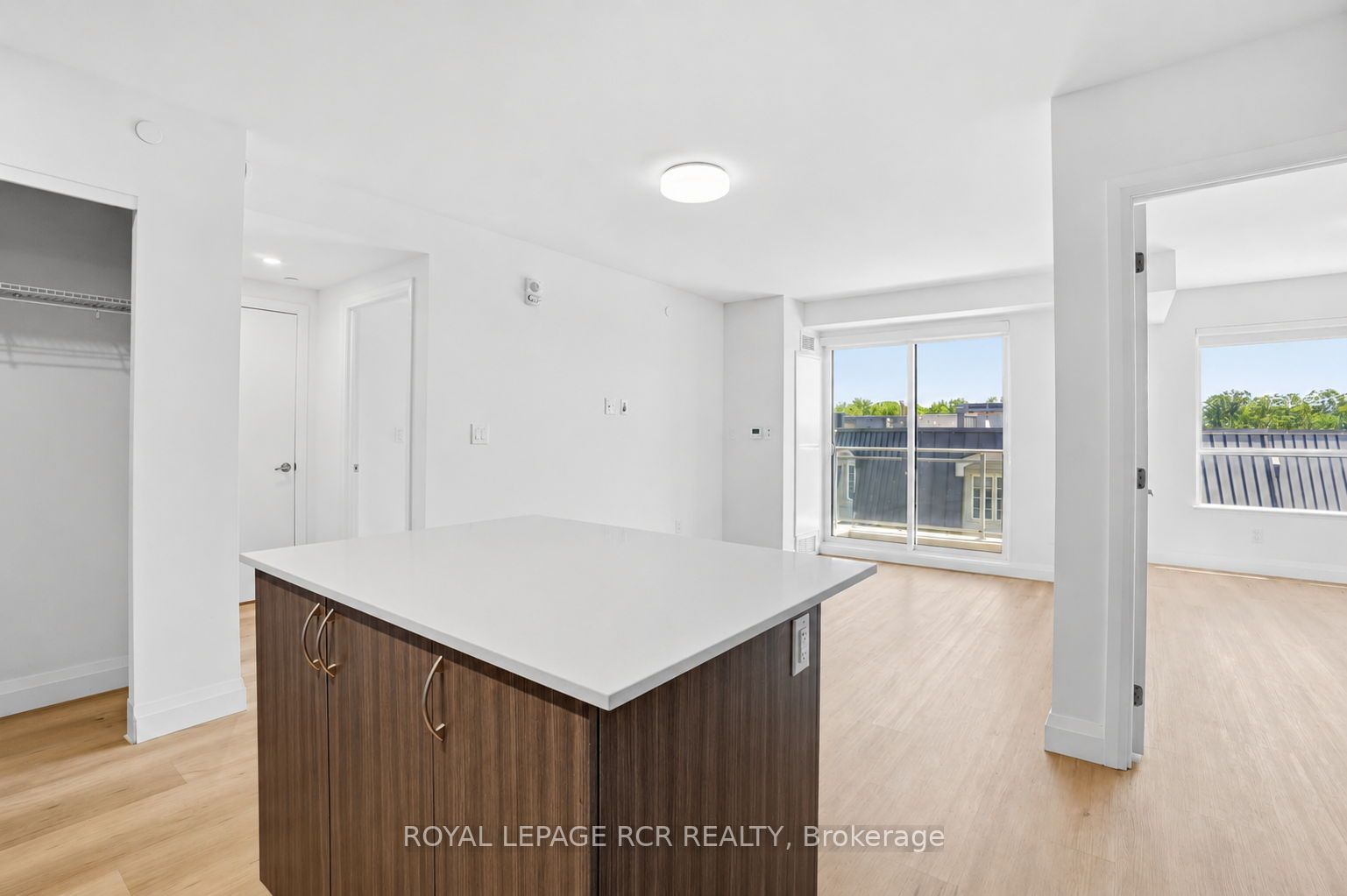 58 Lakeside Terrace 808 Property Photo 10