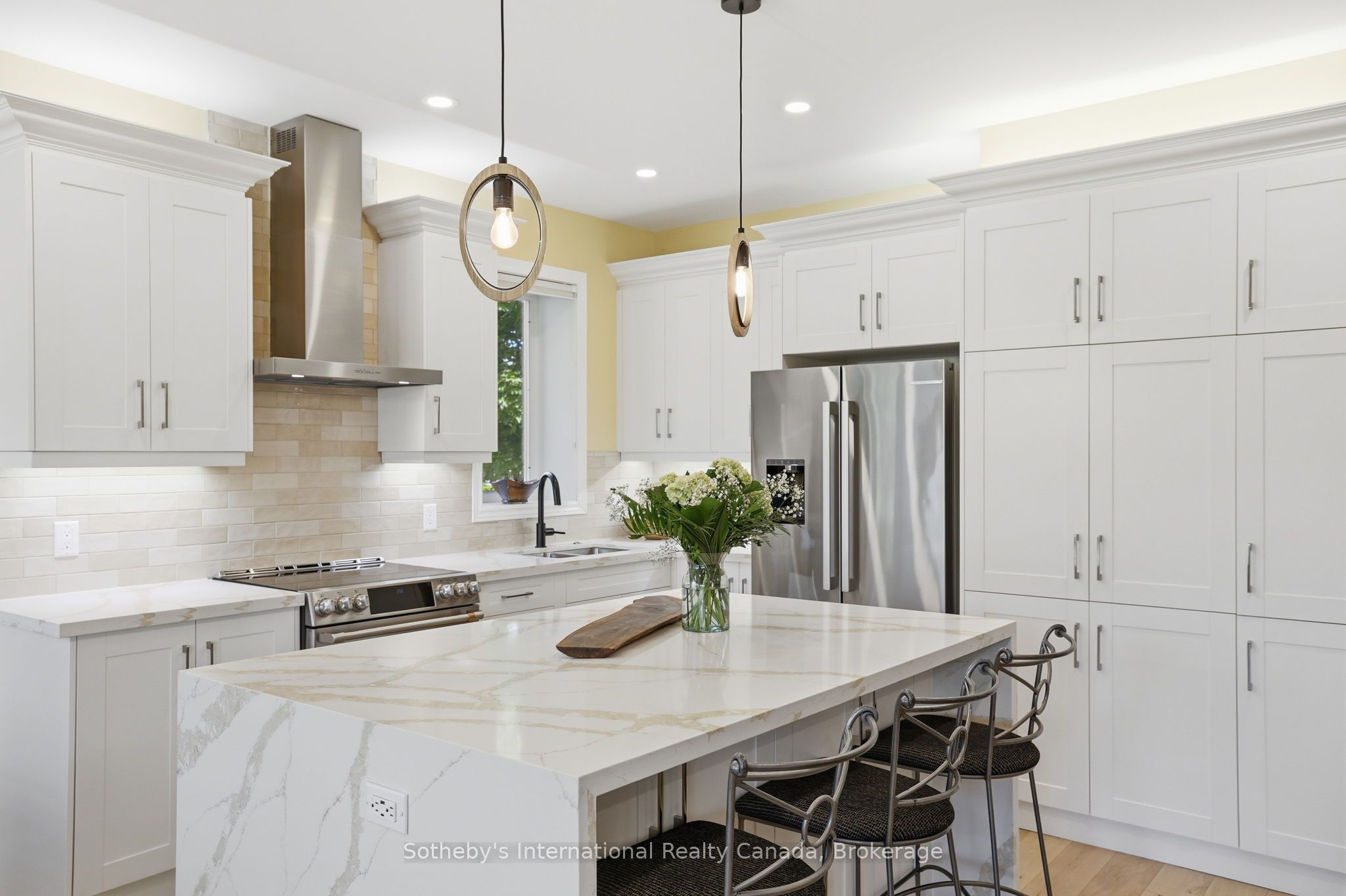 694 Johnston Park Avenue Property Photo 16