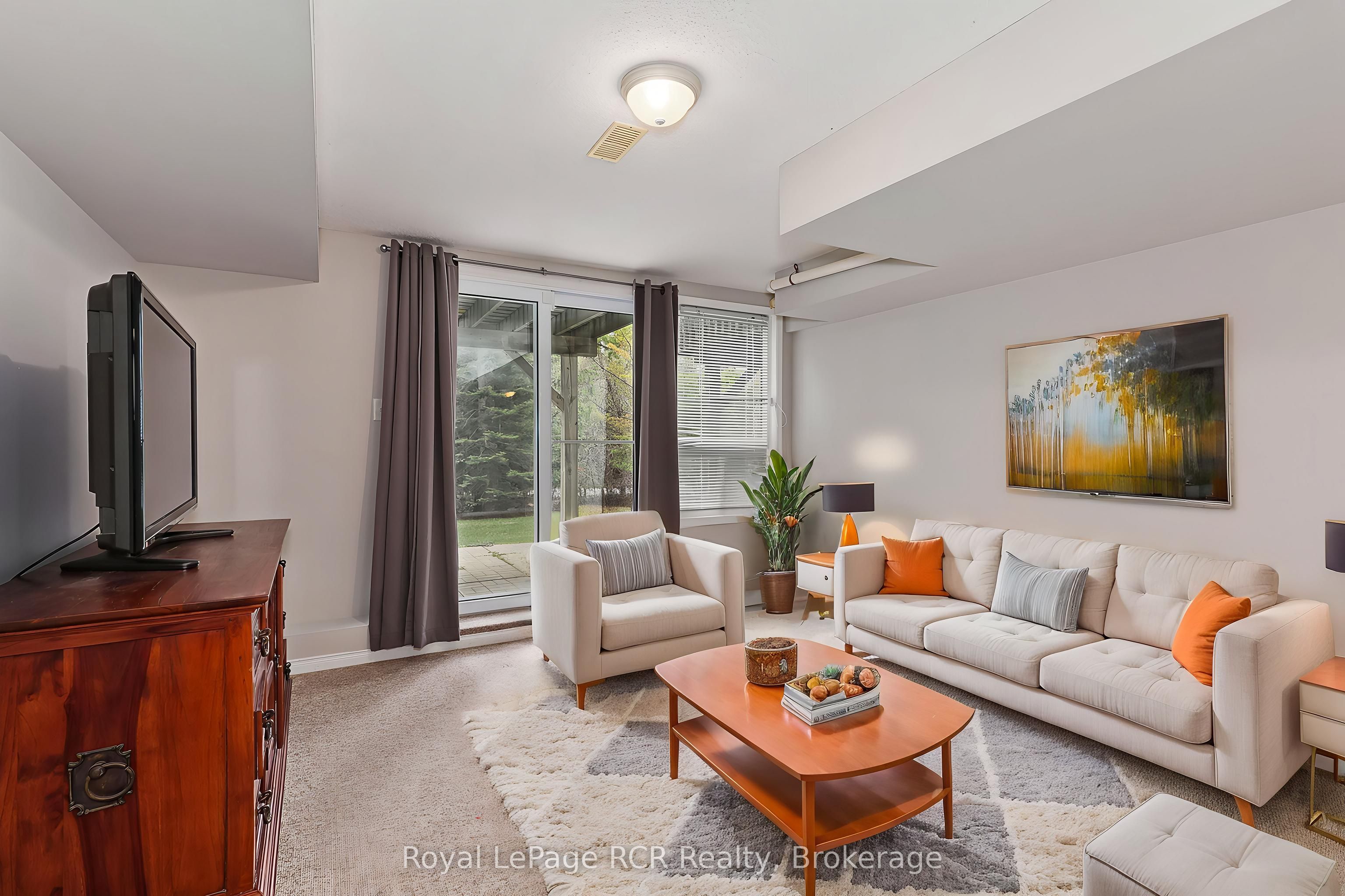 9 Royalton Lane Property Photo 34