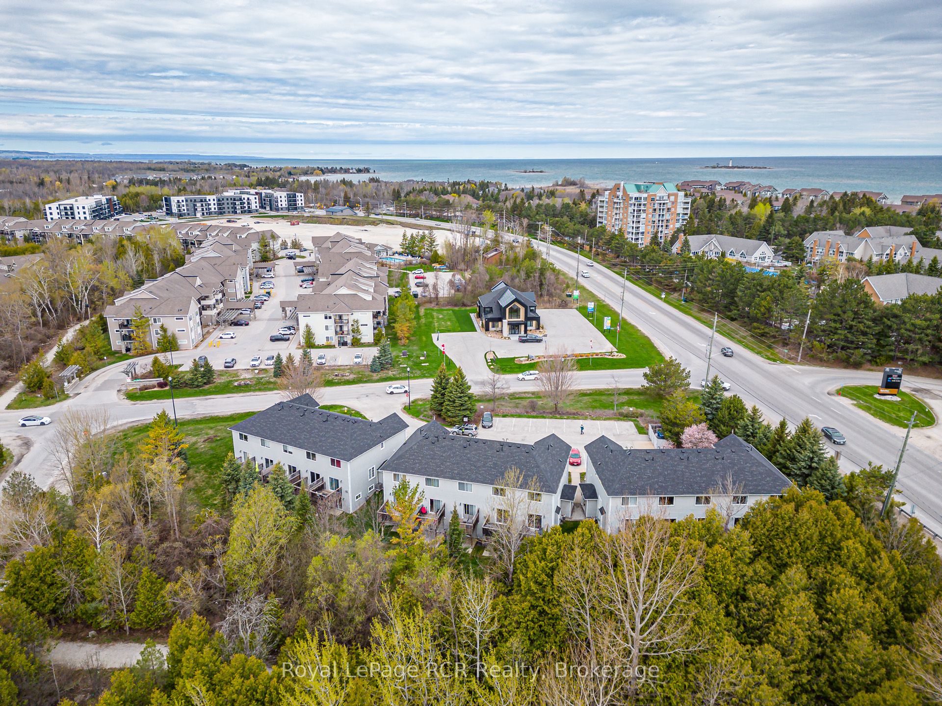 9 Royalton Lane Property Photo 45