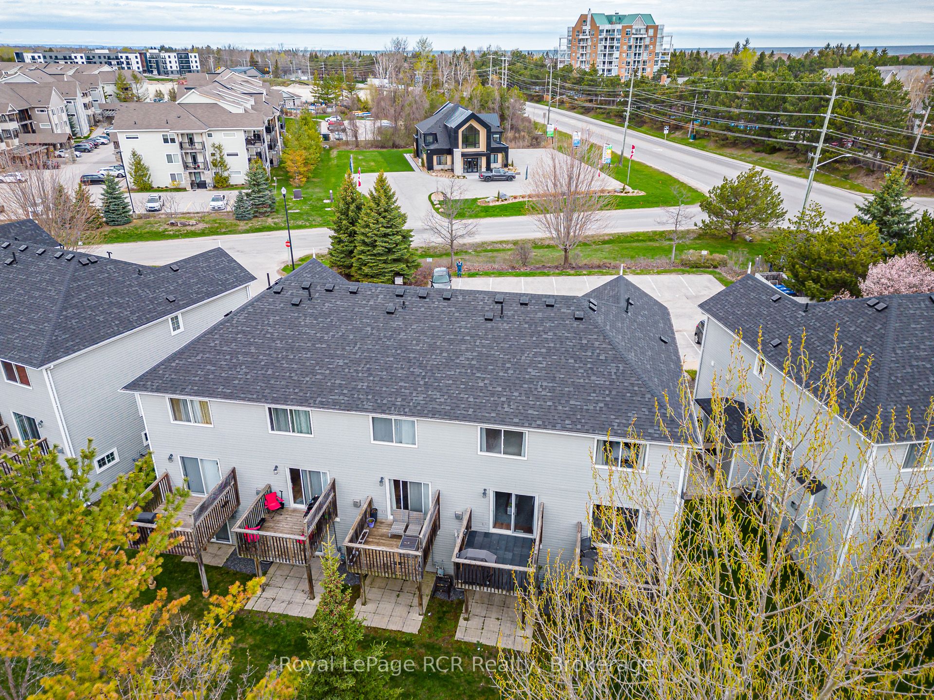 9 Royalton Lane Property Photo 46