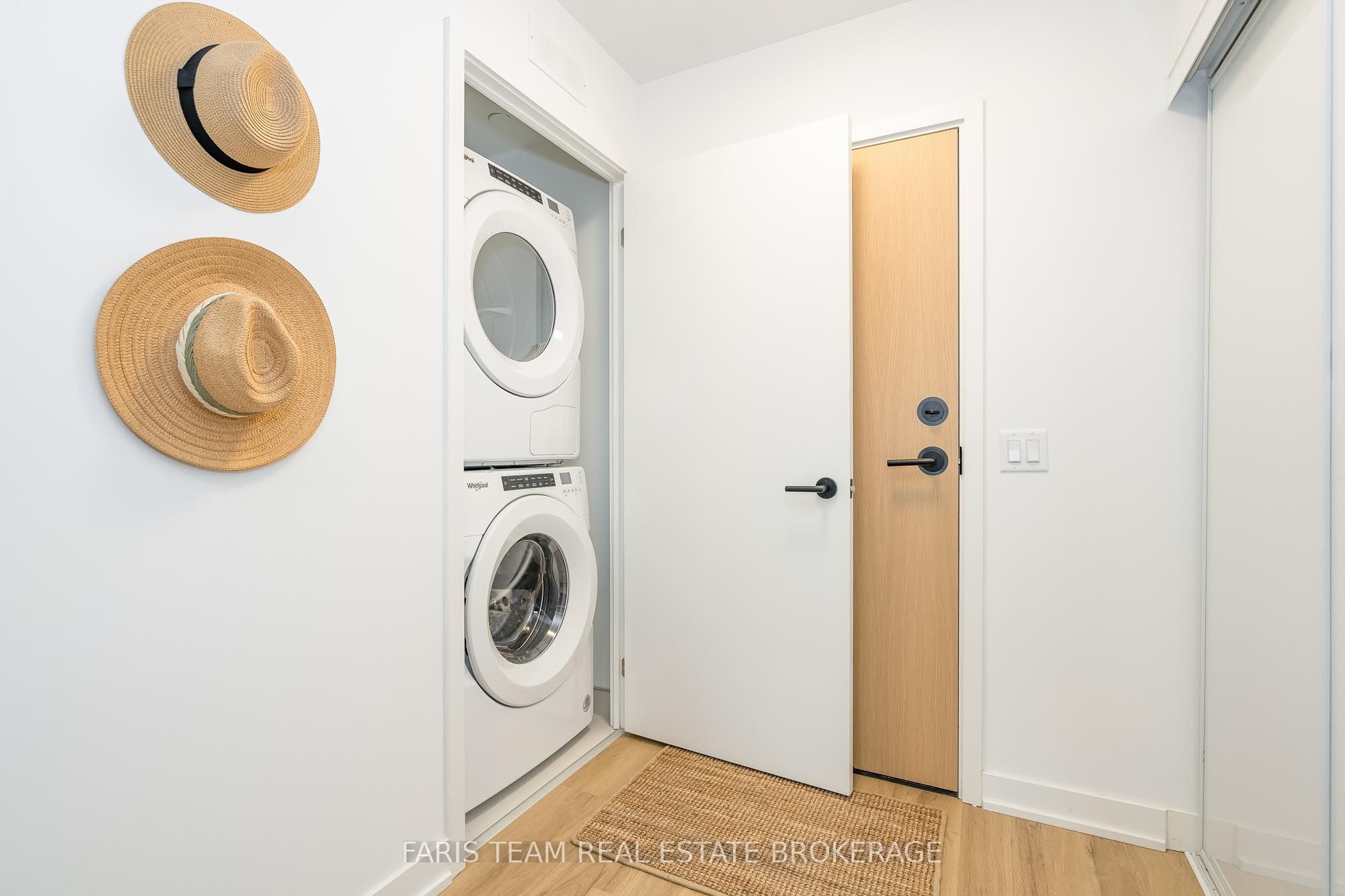 31 Huron Street 209 Property Photo 25