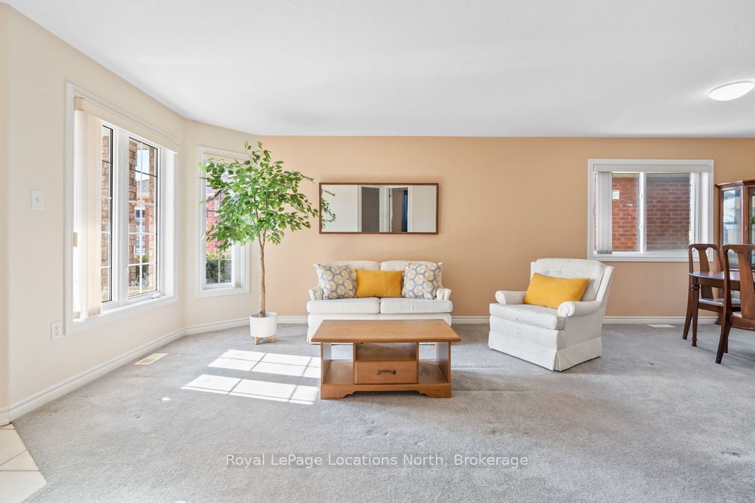 83 White Elm Road Property Photo 3