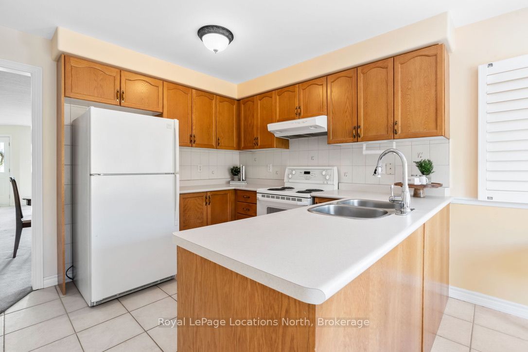 83 White Elm Road Property Photo 6