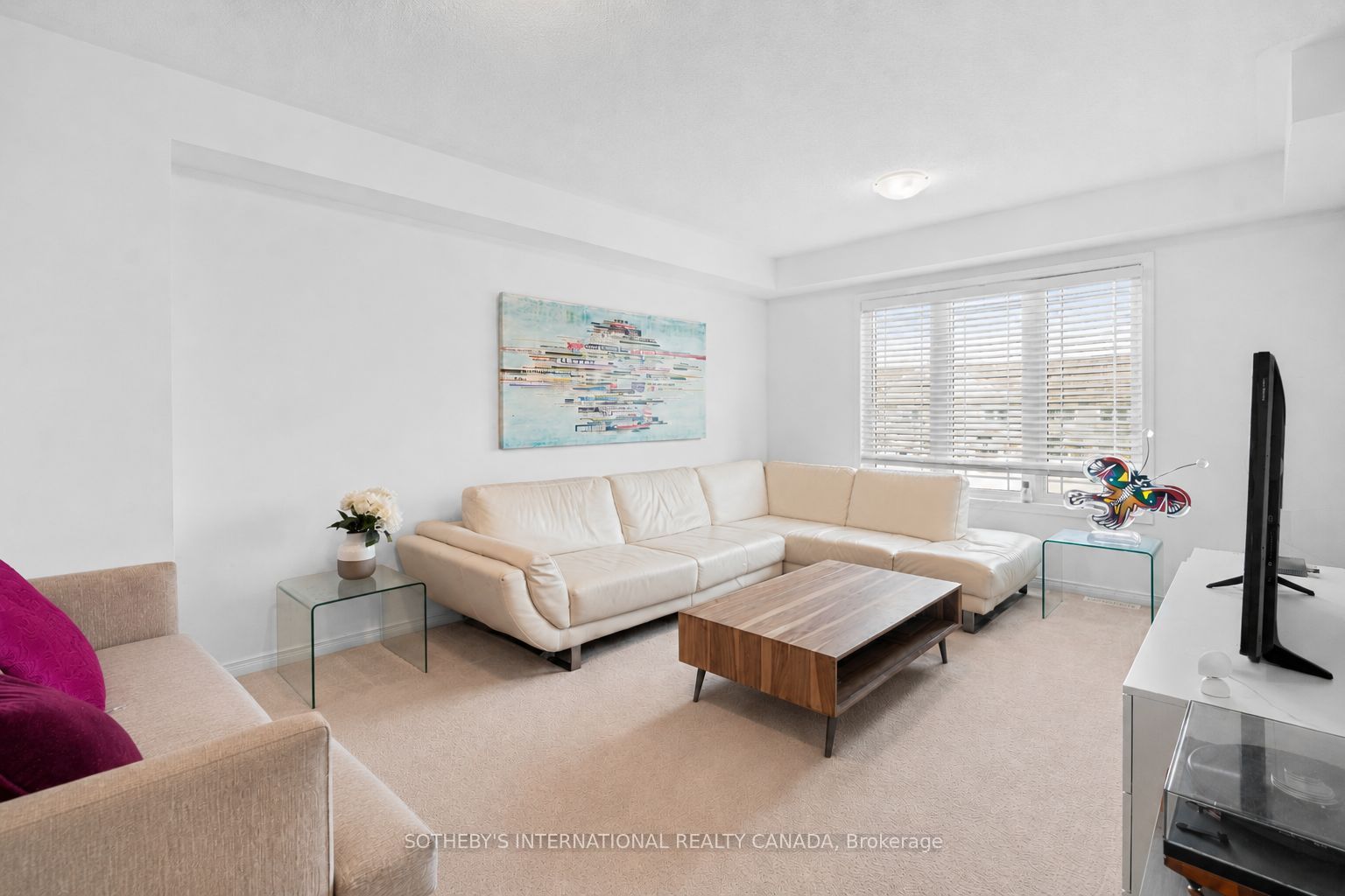 77 Franks Way Property Photo 4