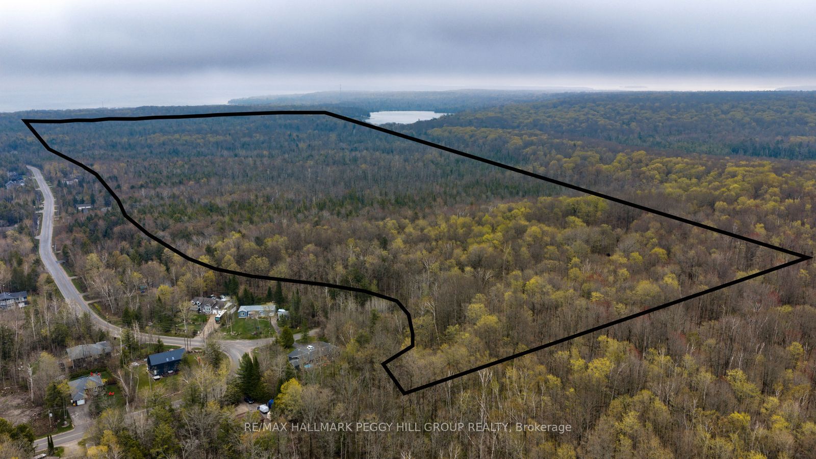 2442 Champlain Road Property Photo 2