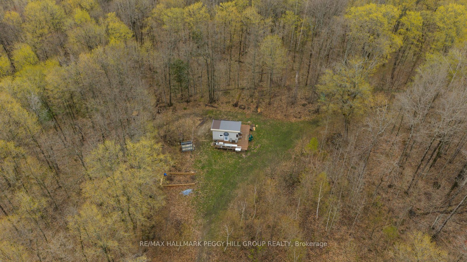 2442 Champlain Road Property Photo 6
