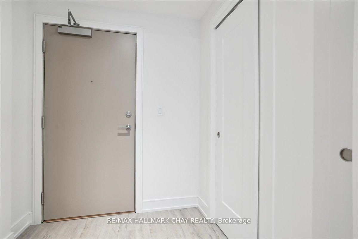 185 Dunlop Street E 803 Property Photo 6