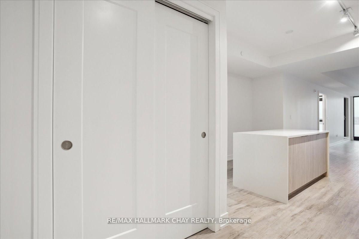 185 Dunlop Street E 803 Property Photo 7