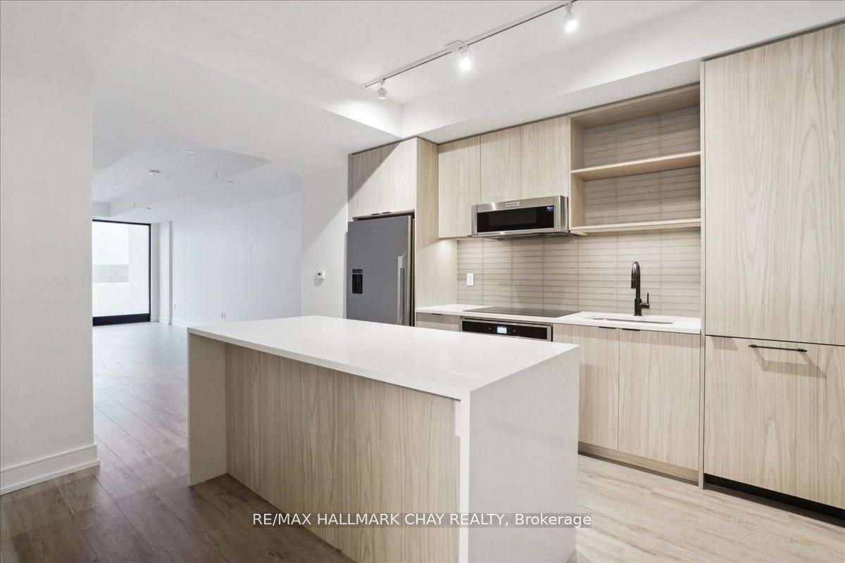 185 Dunlop Street E 803 Property Photo 8