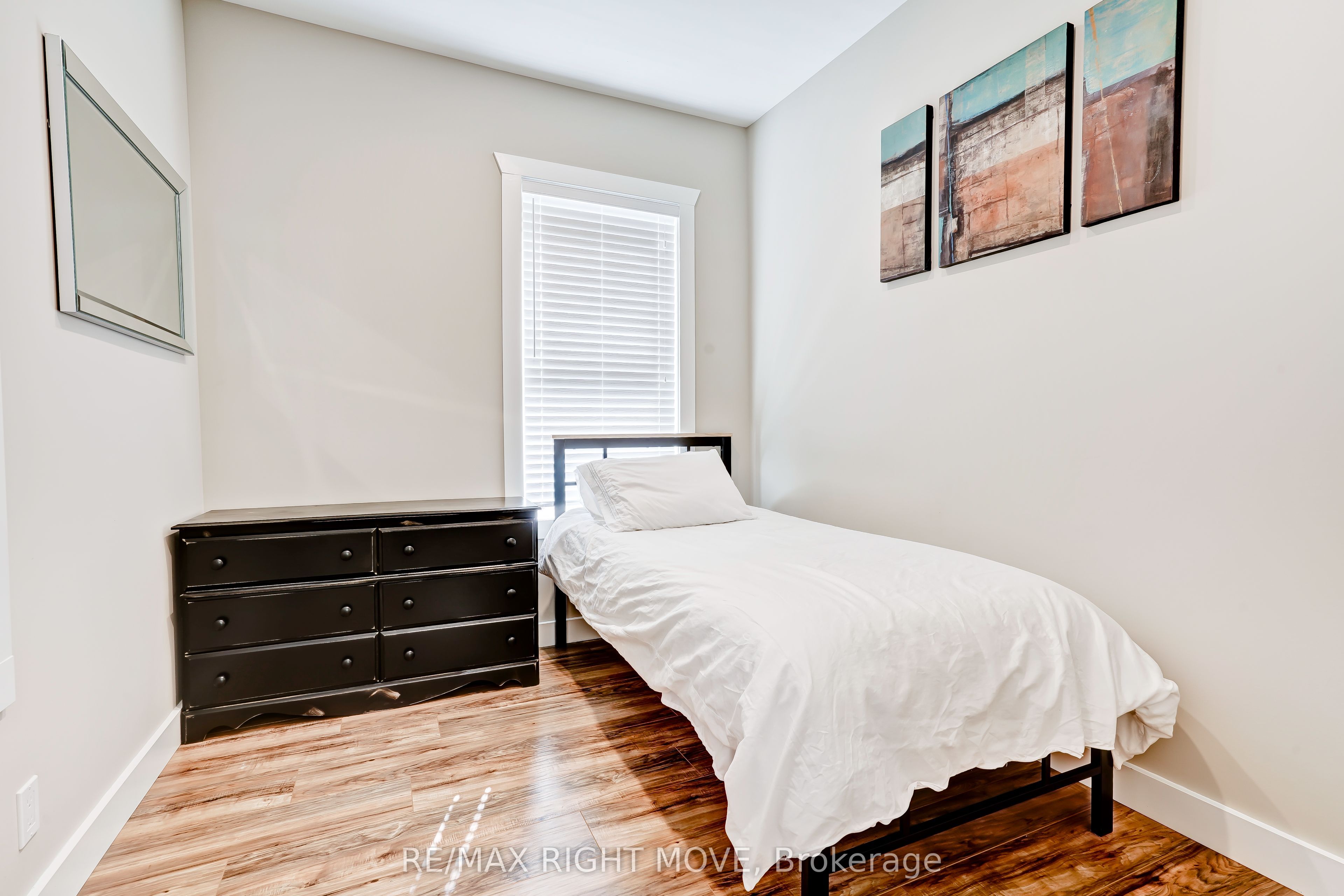 209 Atherley Road Property Photo 12