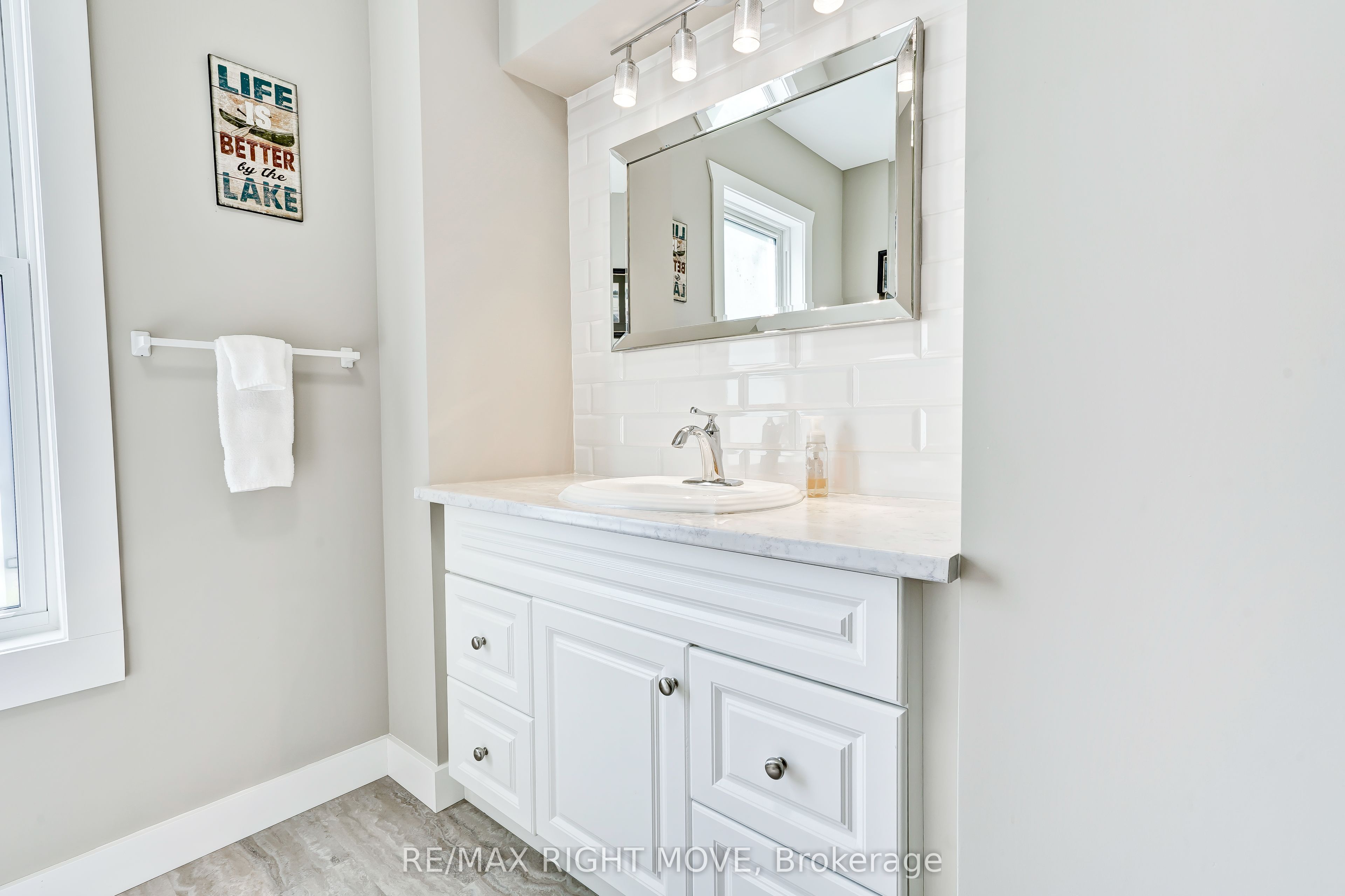 209 Atherley Road Property Photo 14