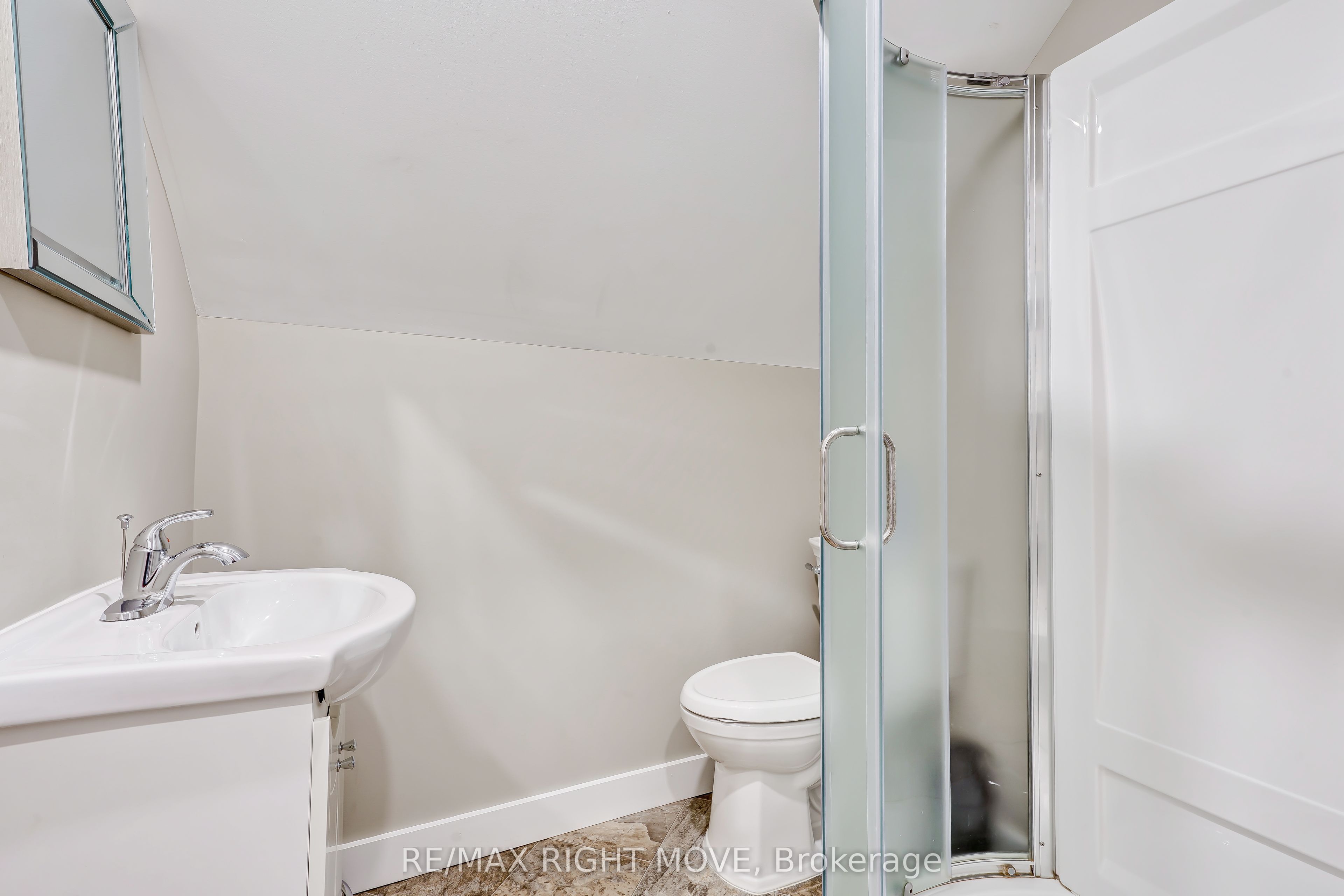 209 Atherley Road Property Photo 19