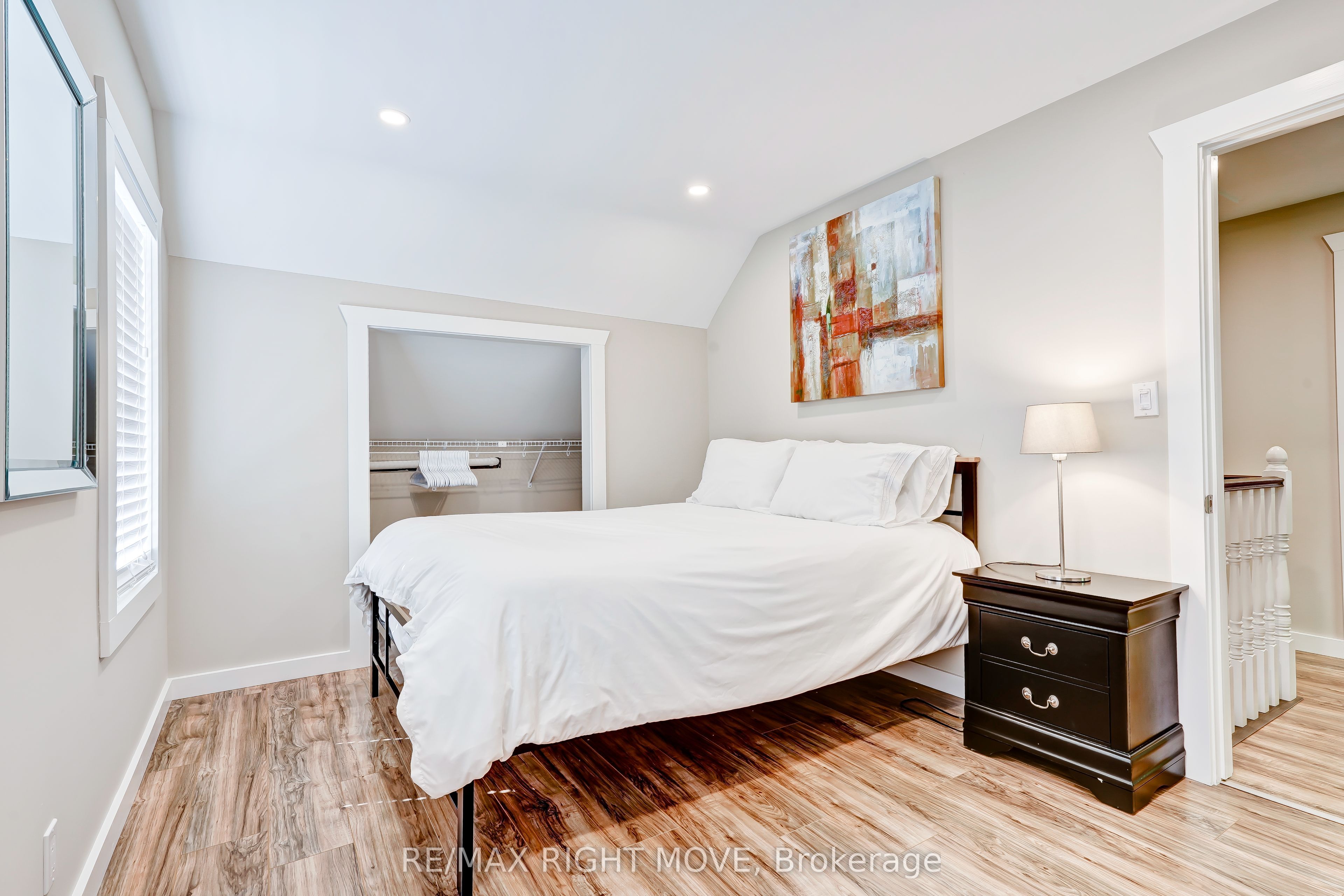209 Atherley Road Property Photo 21
