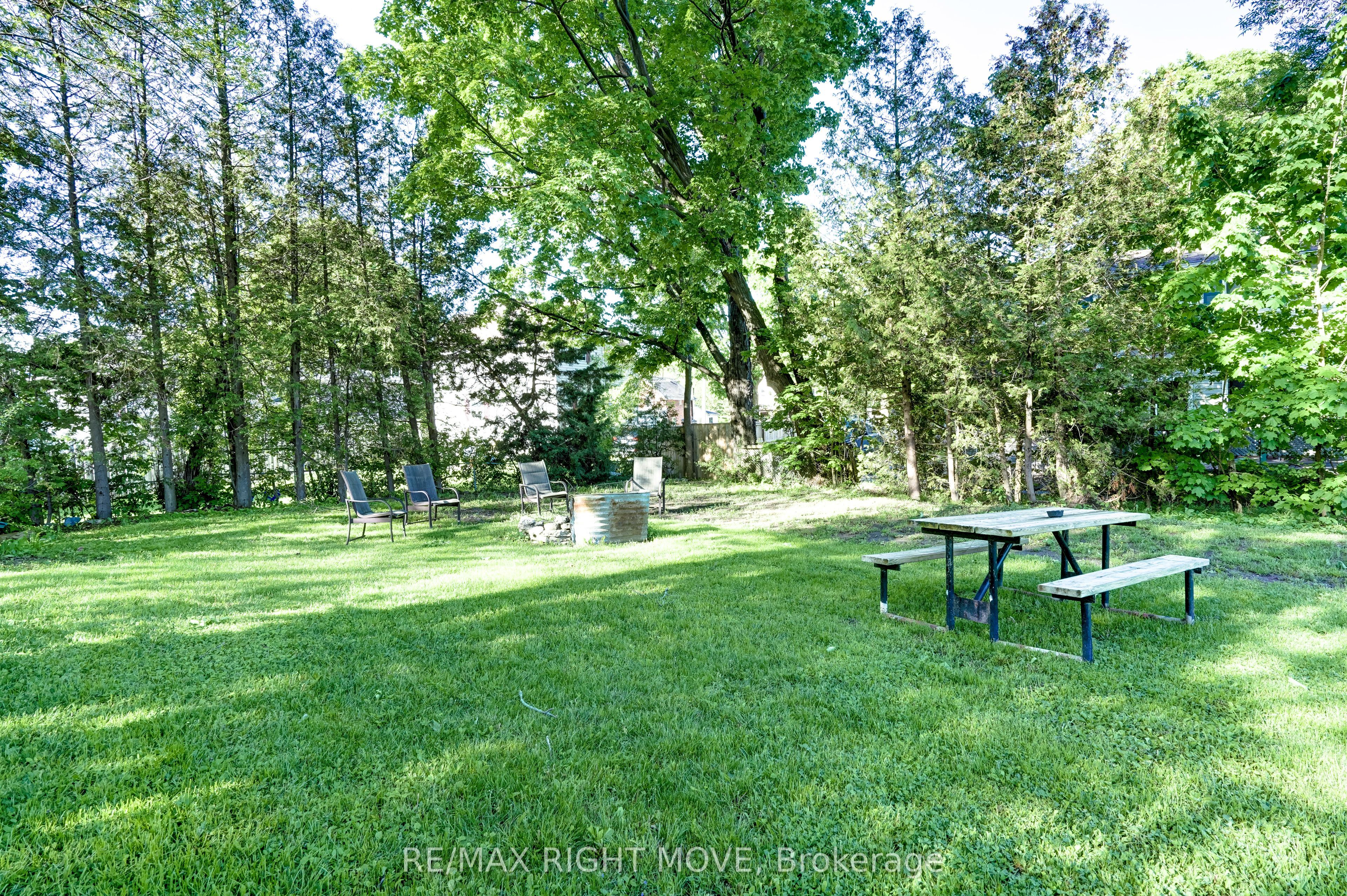 209 Atherley Road Property Photo 25