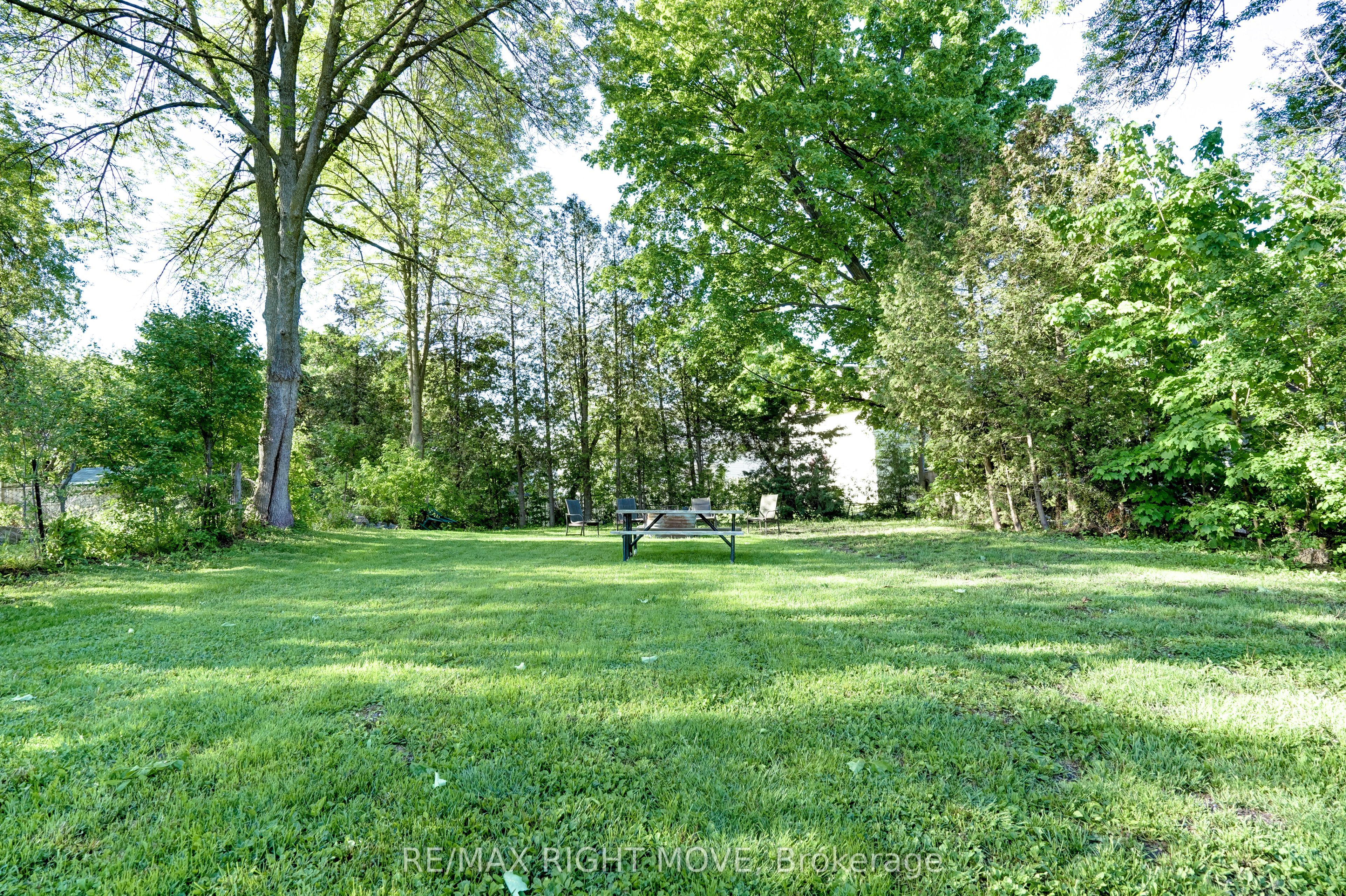 209 Atherley Road Property Photo 26