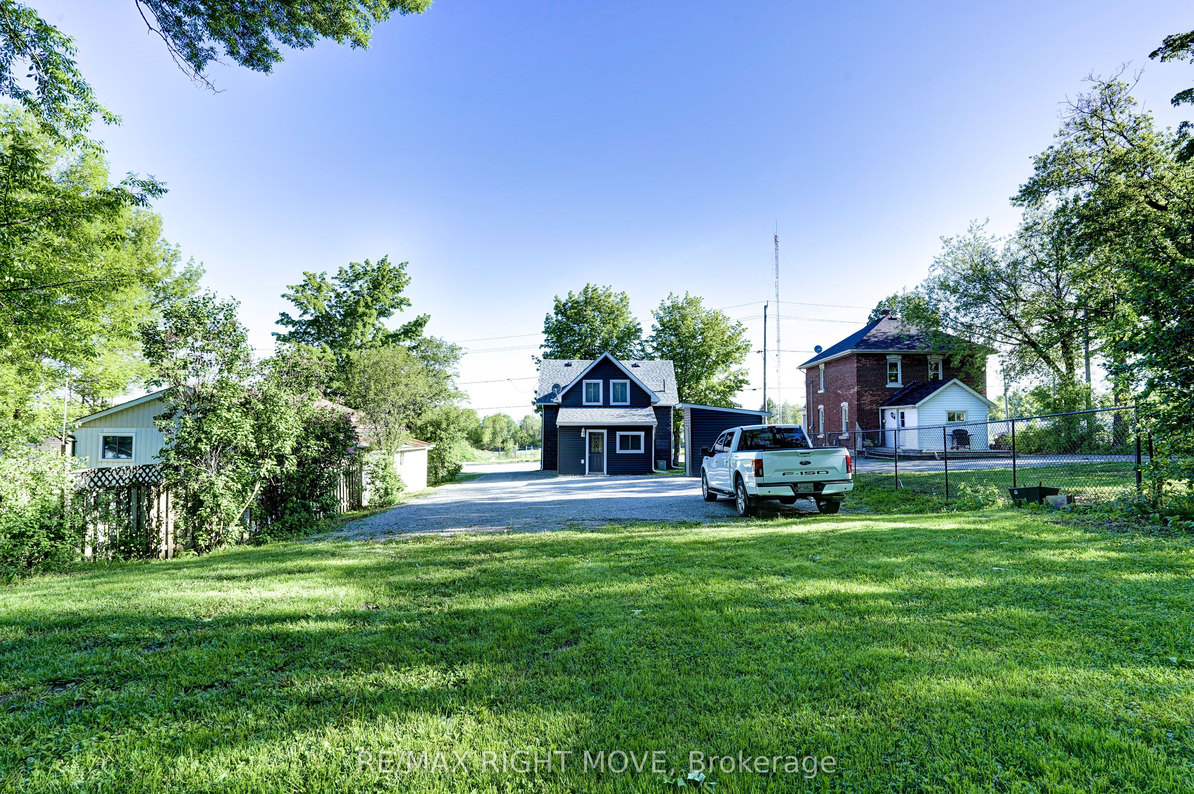 209 Atherley Road Property Photo 27