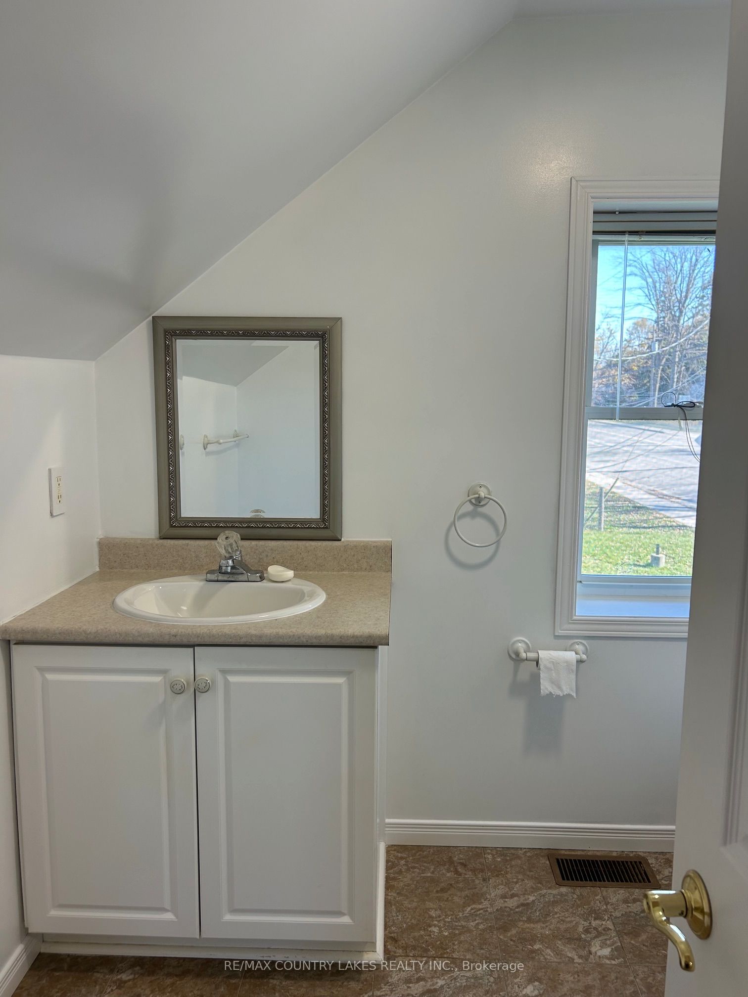 3232 Simcoe Road Property Photo 18