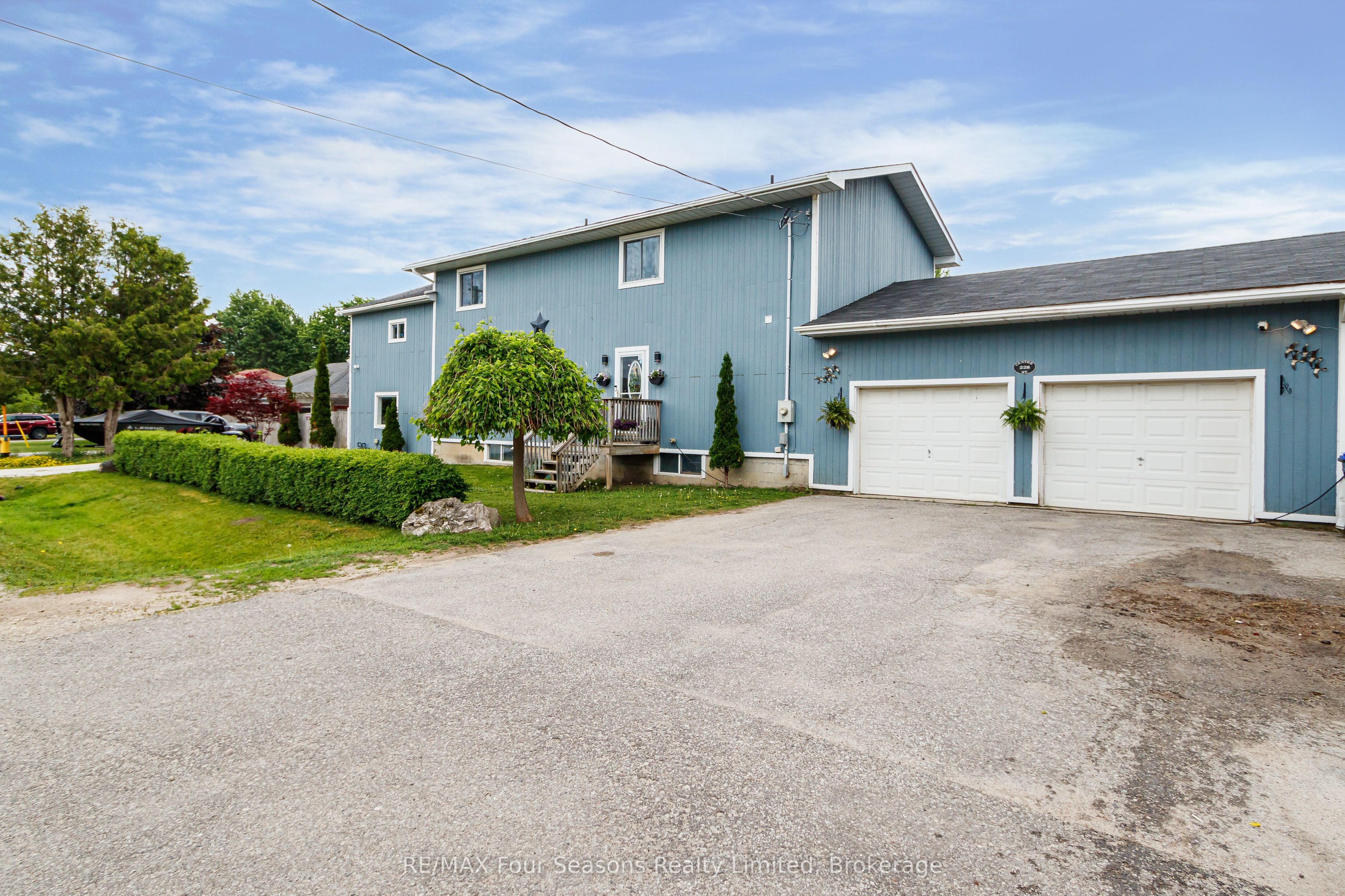 228 Centre Street Property Photo 1