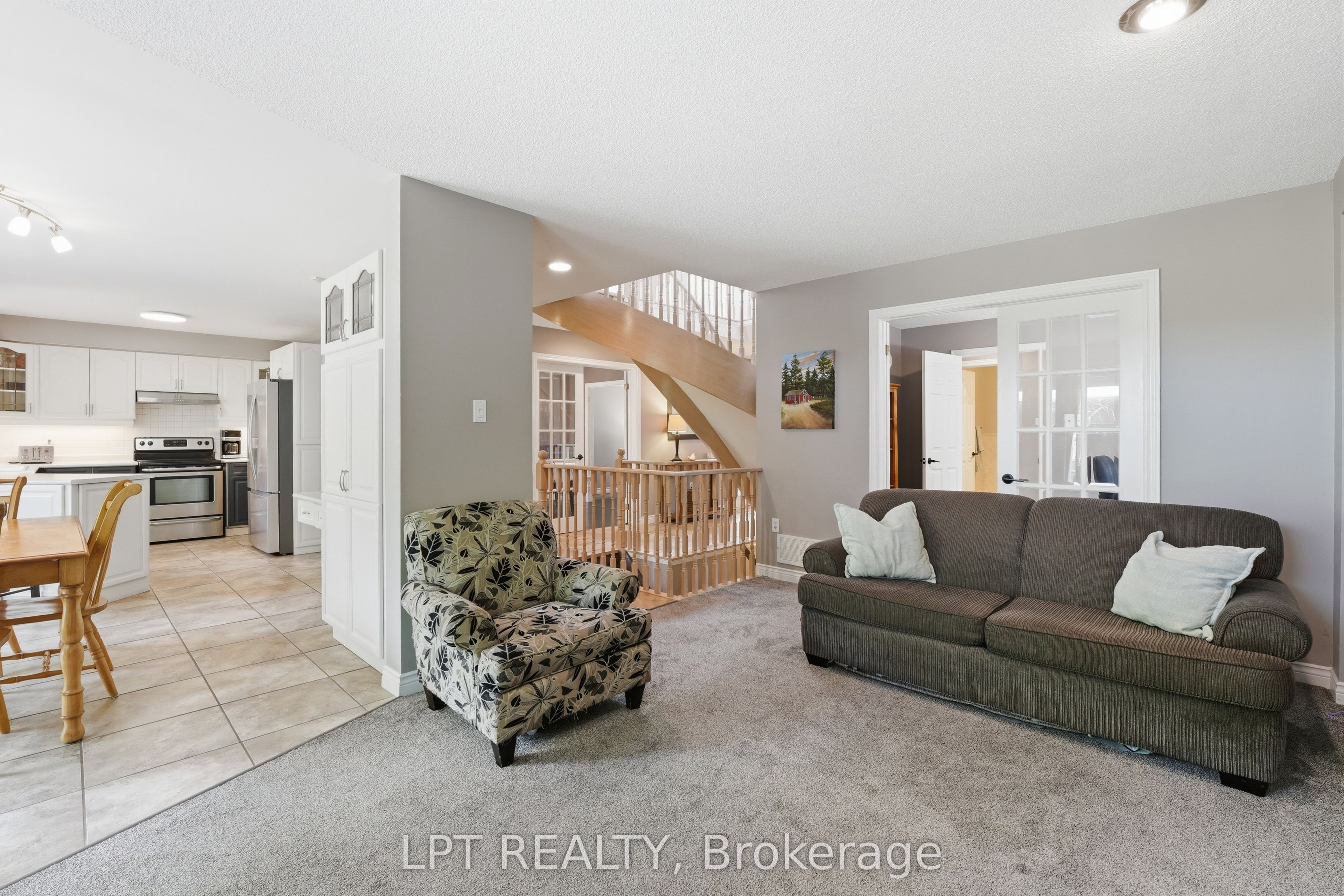 24 Snowshoe Trail Property Photo 6