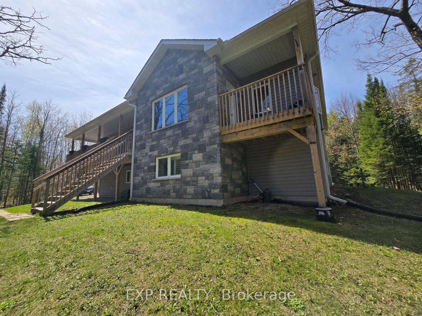2516 Irish Line Property Photo 2